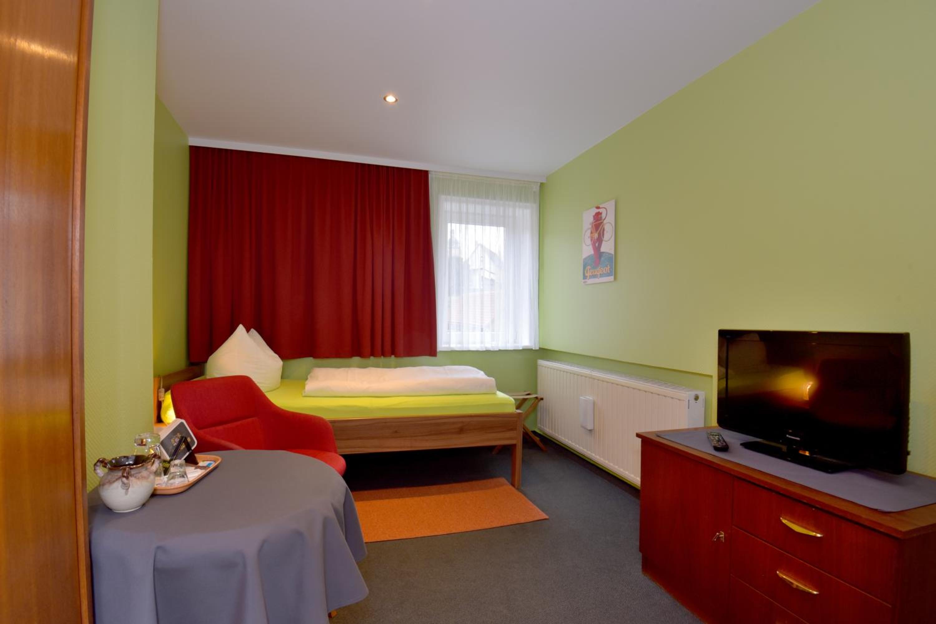 Economy Single Room with Shared Bathroom