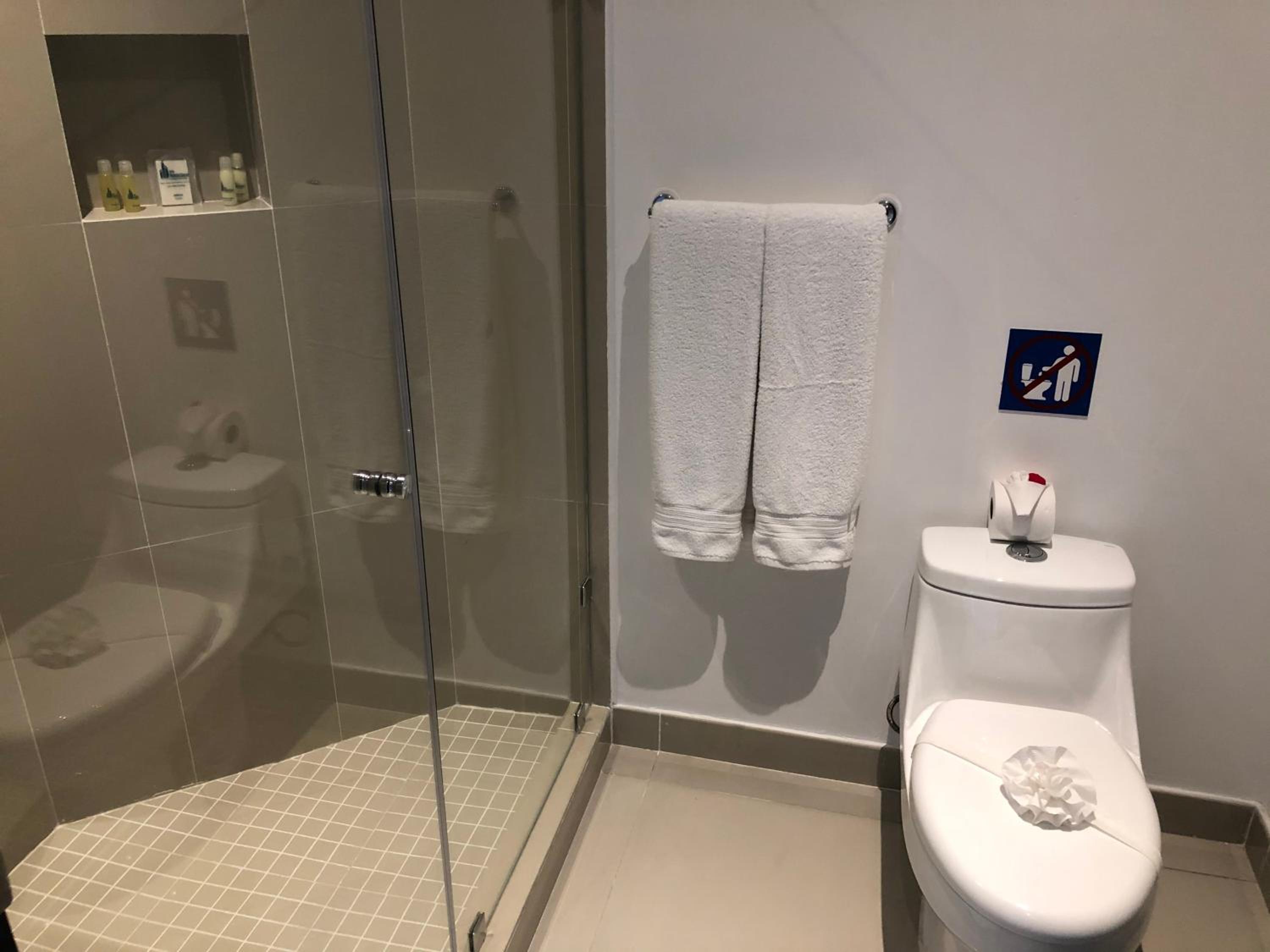 Double Room with Spa Bath photo 3