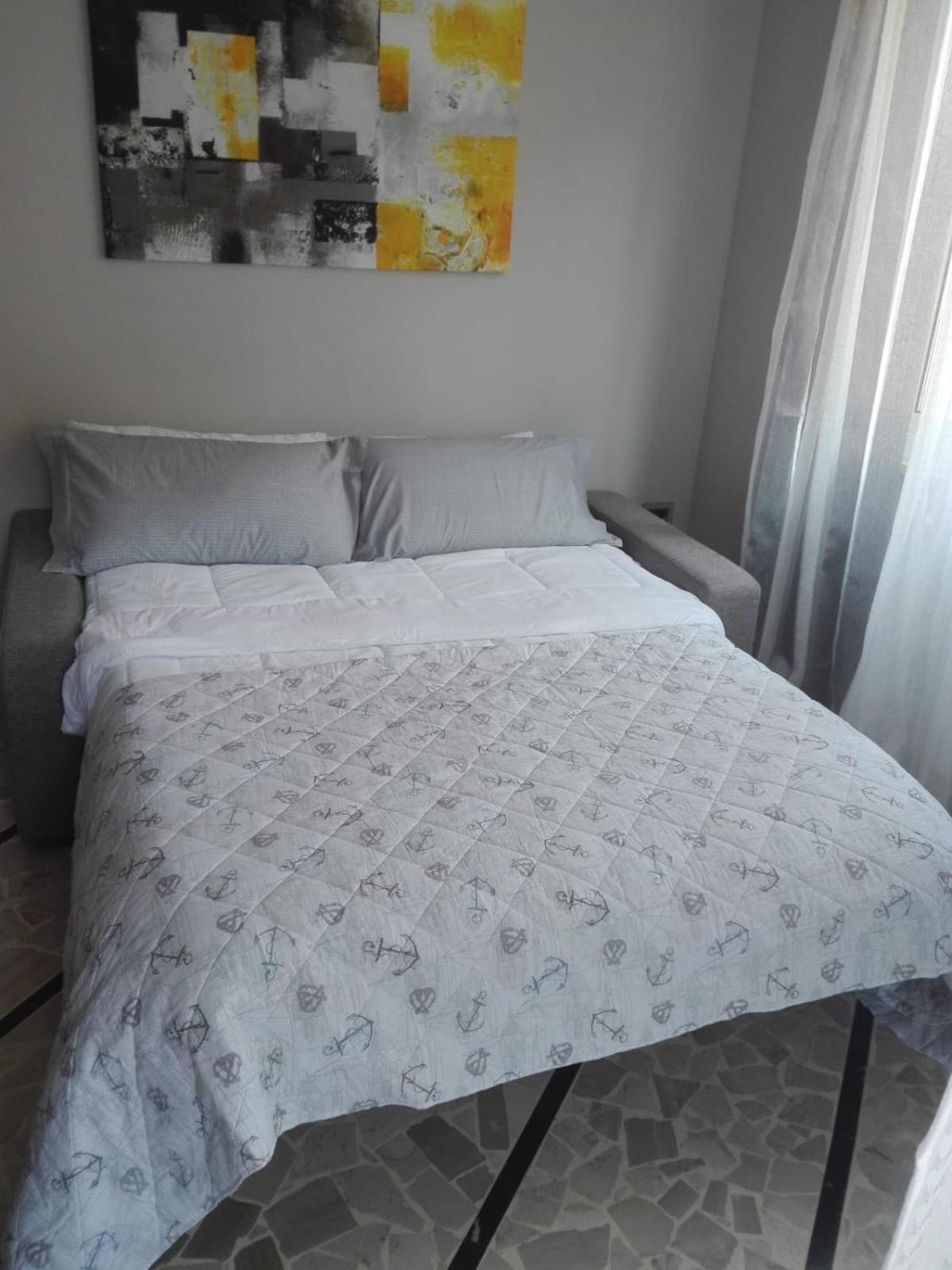 Two-Bedroom Apartment - Photo 21