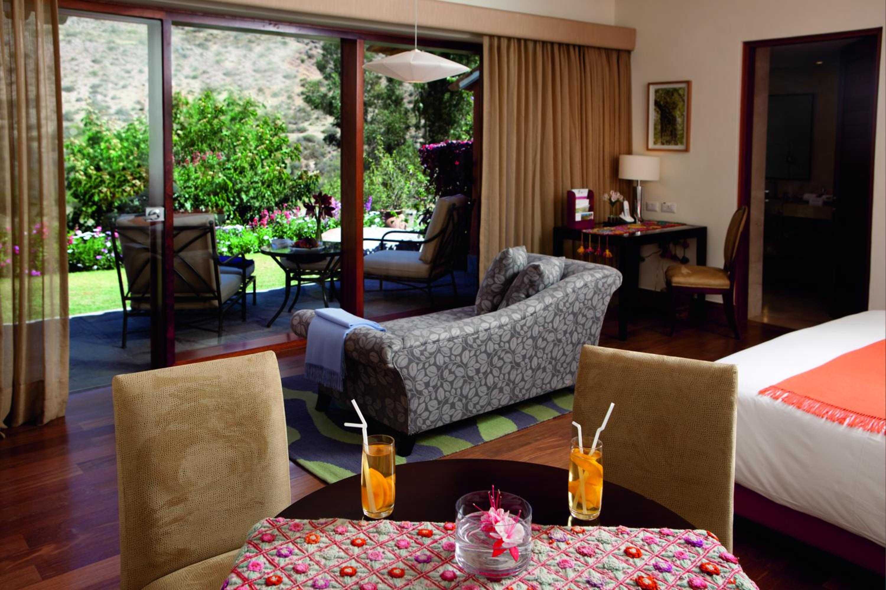King Junior Suite with Garden View