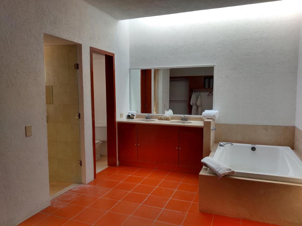Deluxe Suite photo 2