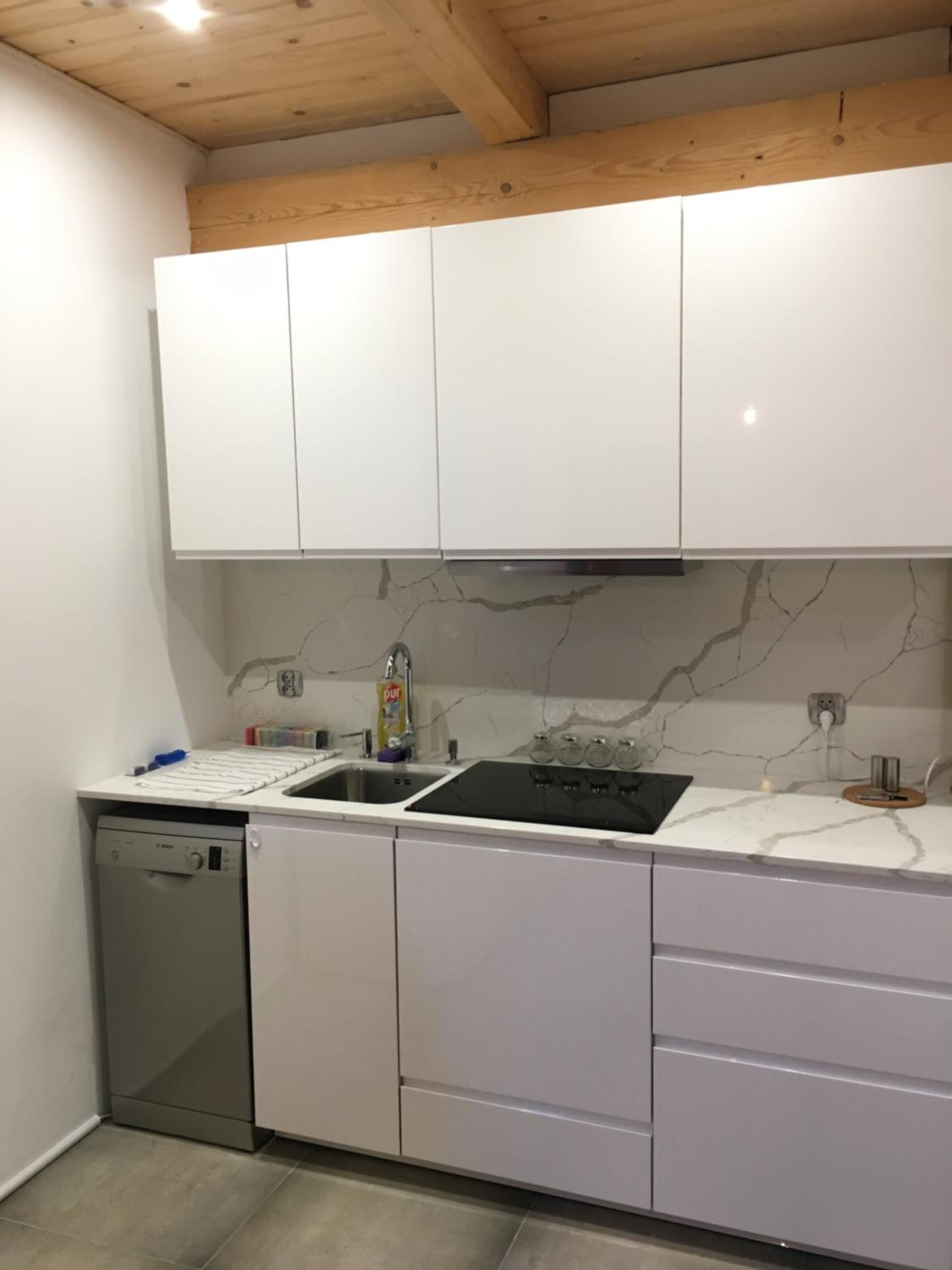 One-Bedroom Apartment - Photo 11