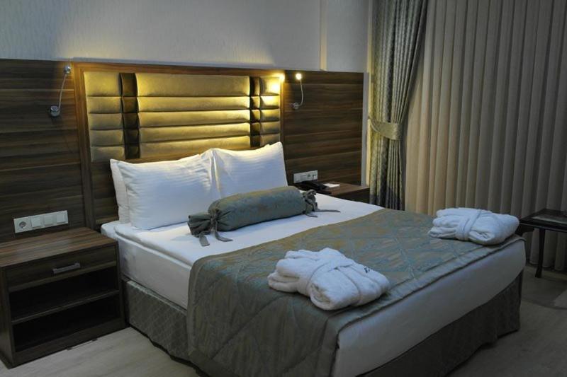 Standard Double or Twin Room photo 2