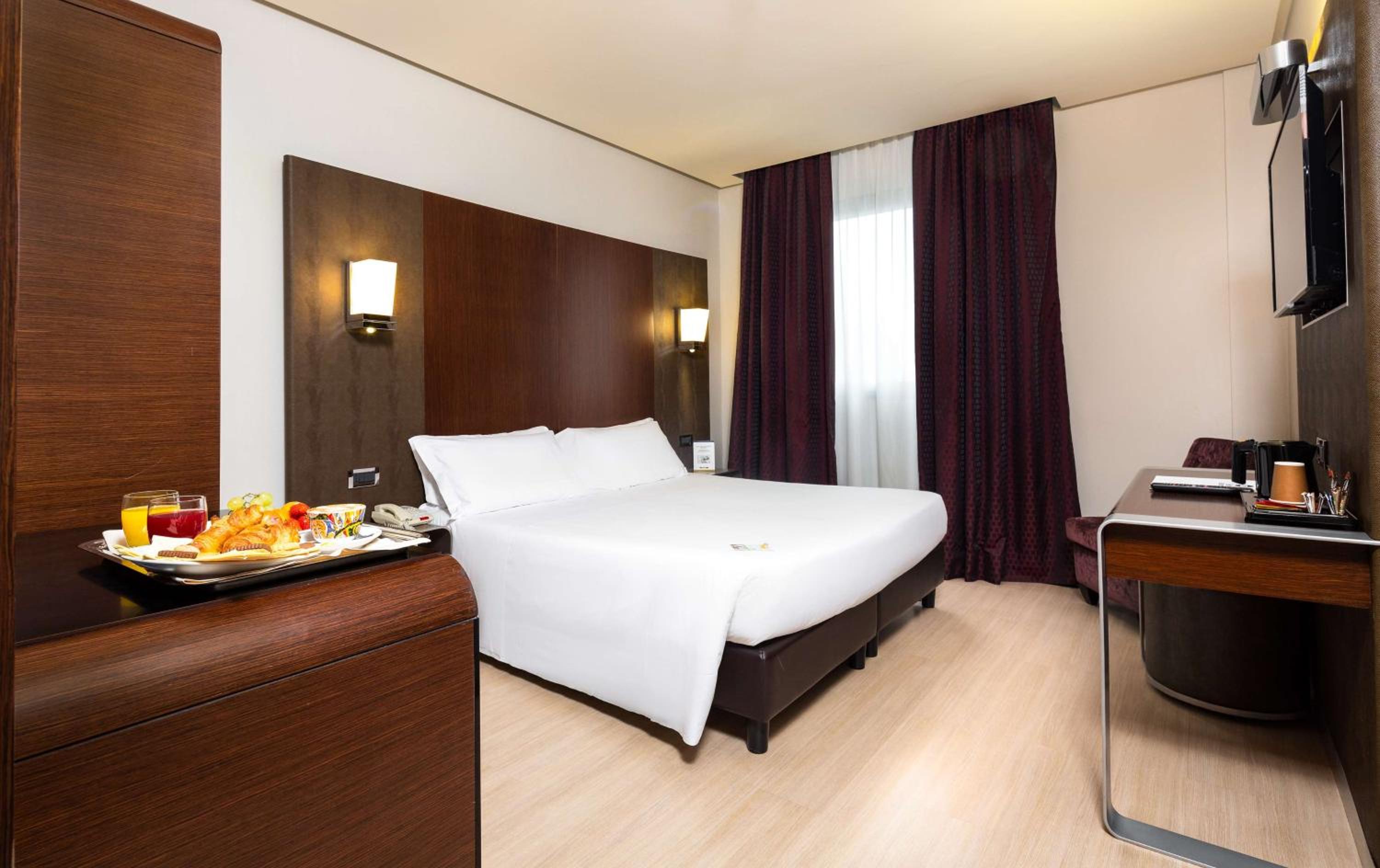 Standard King Room with Spa Access