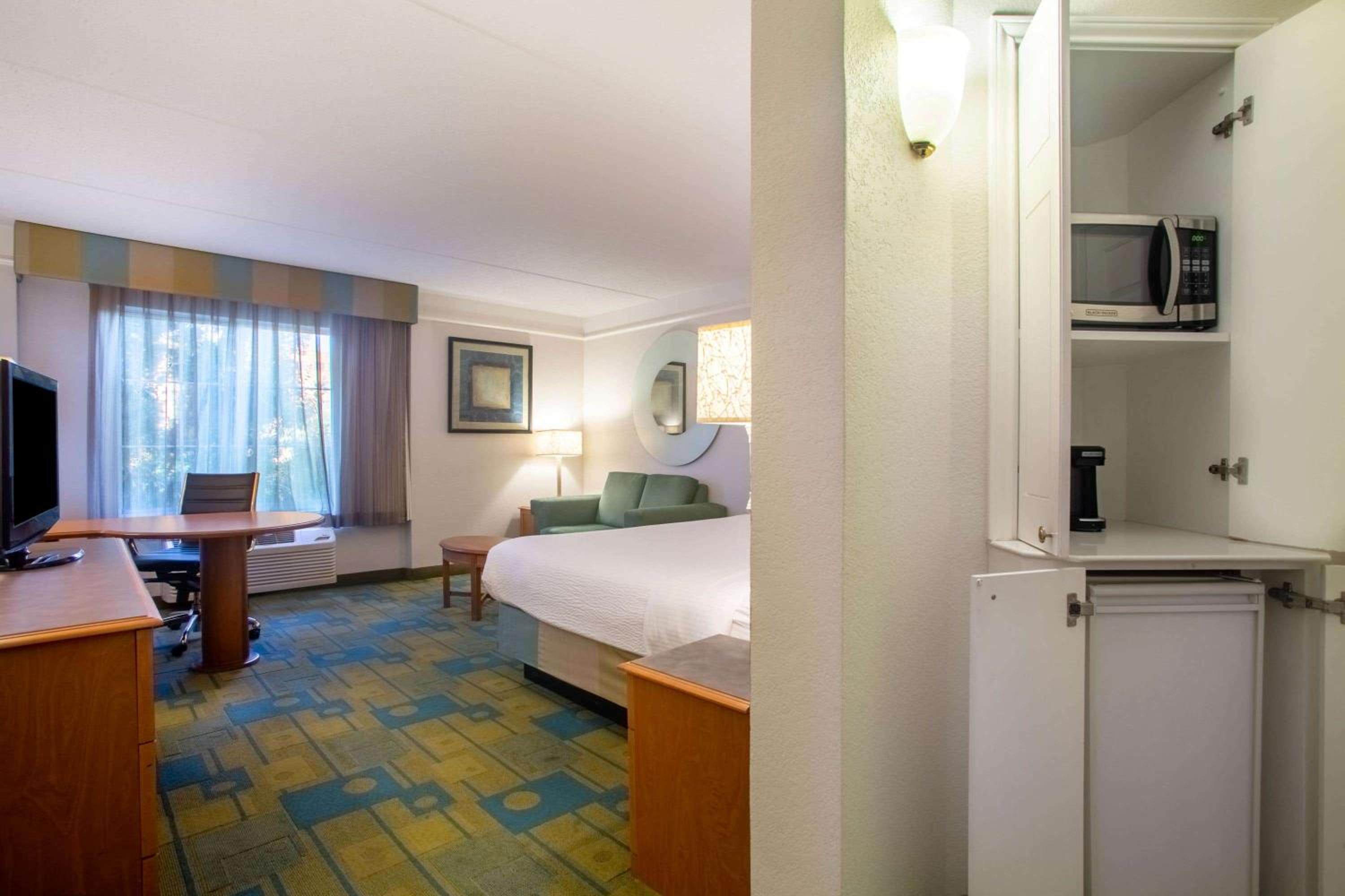 Executive King Room - Photo 3