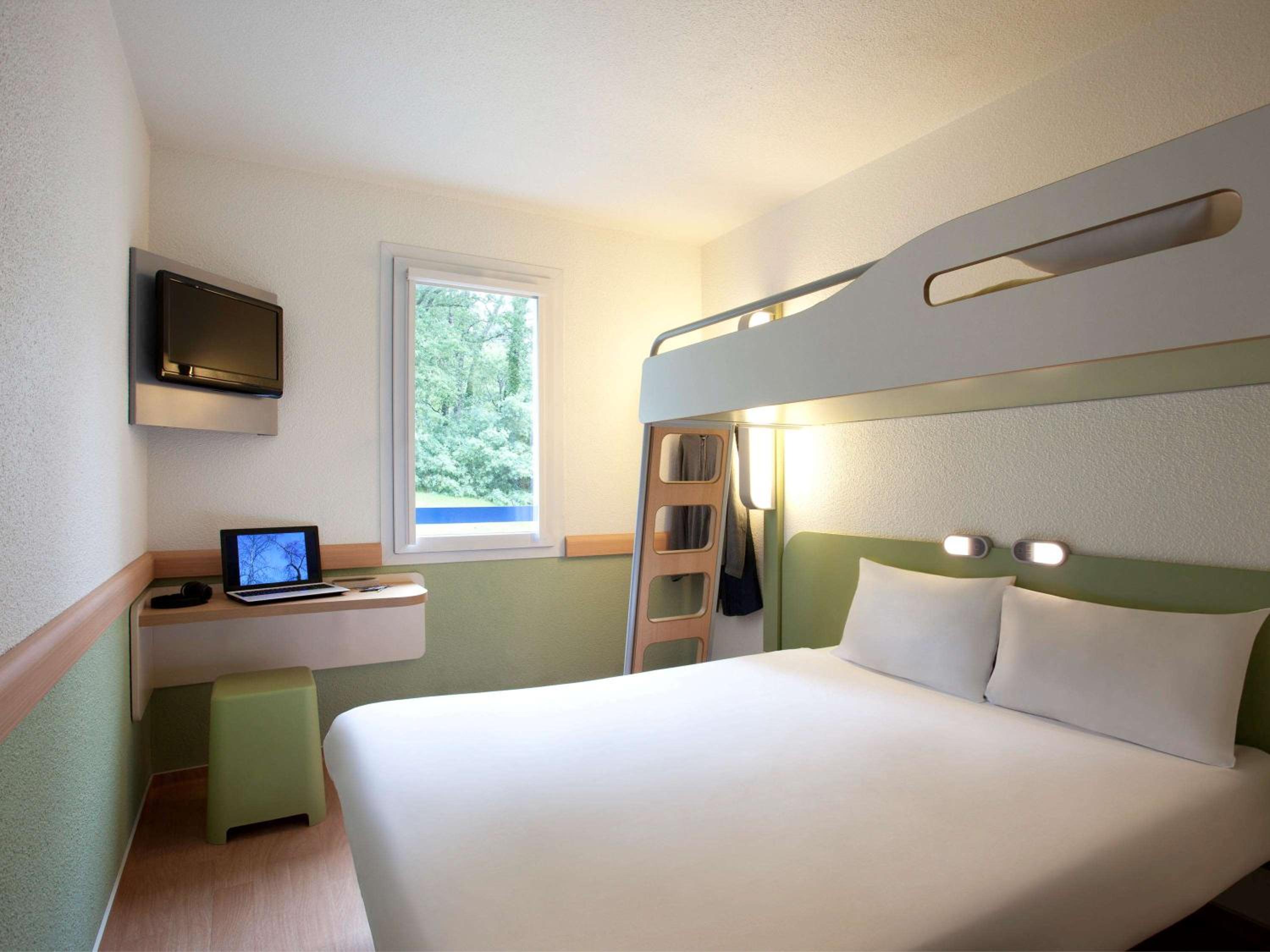 Triple Room With One Double Bed And One Bunk Bed - Photo 7