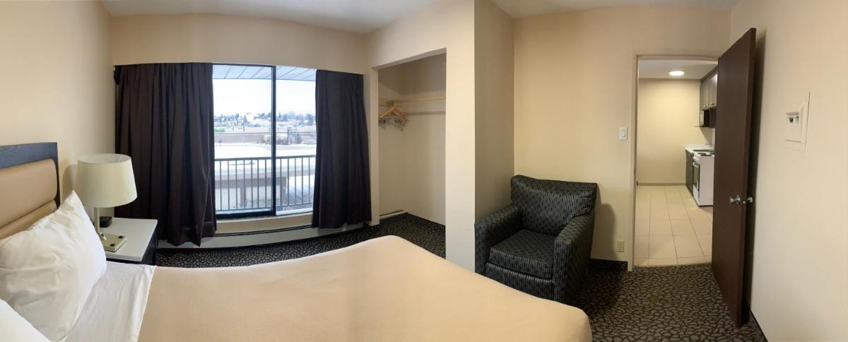 Junior Suite with Balcony - Non-Smoking photo 2