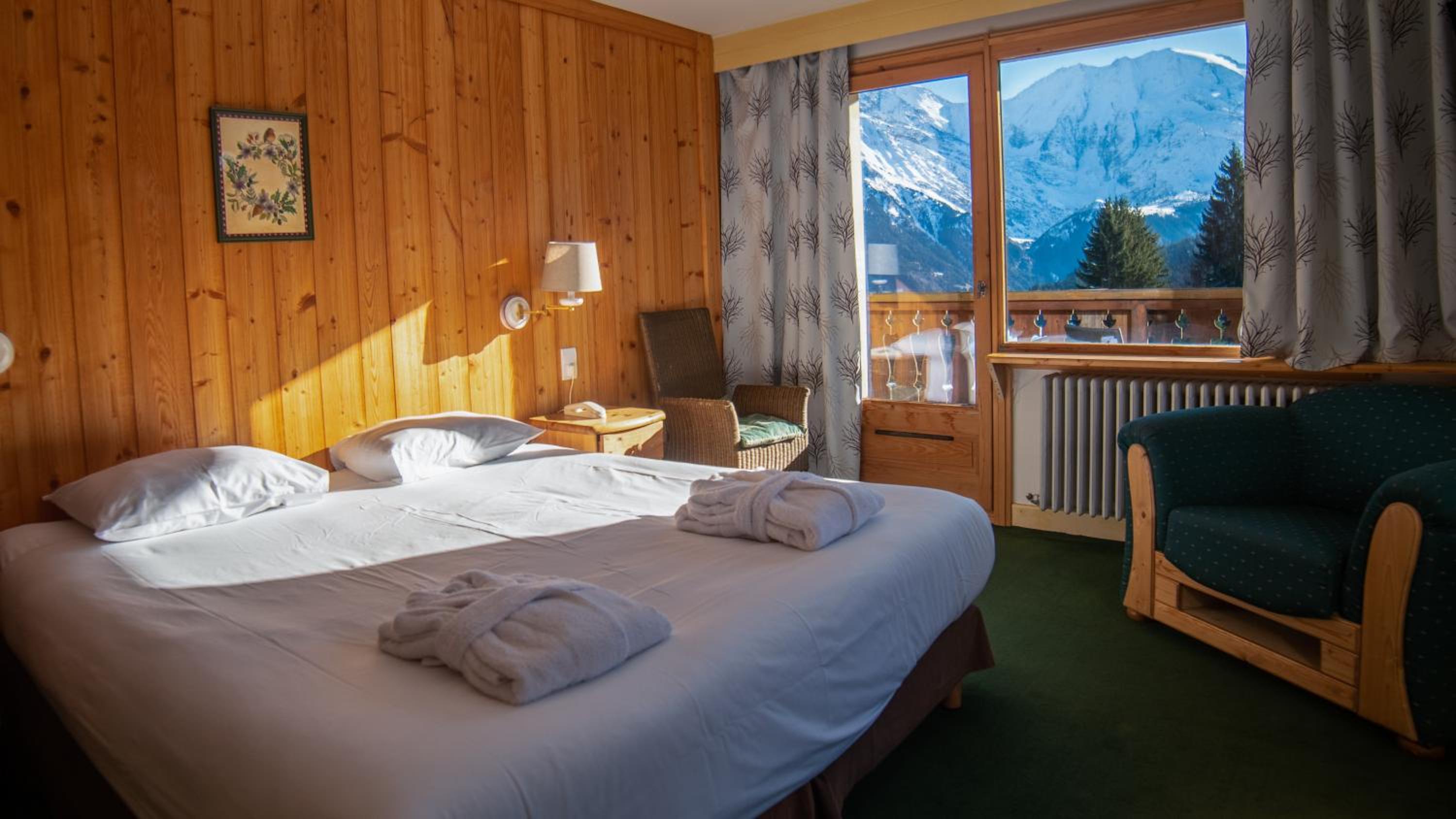 Deluxe Room with Mont Blanc view photo 2