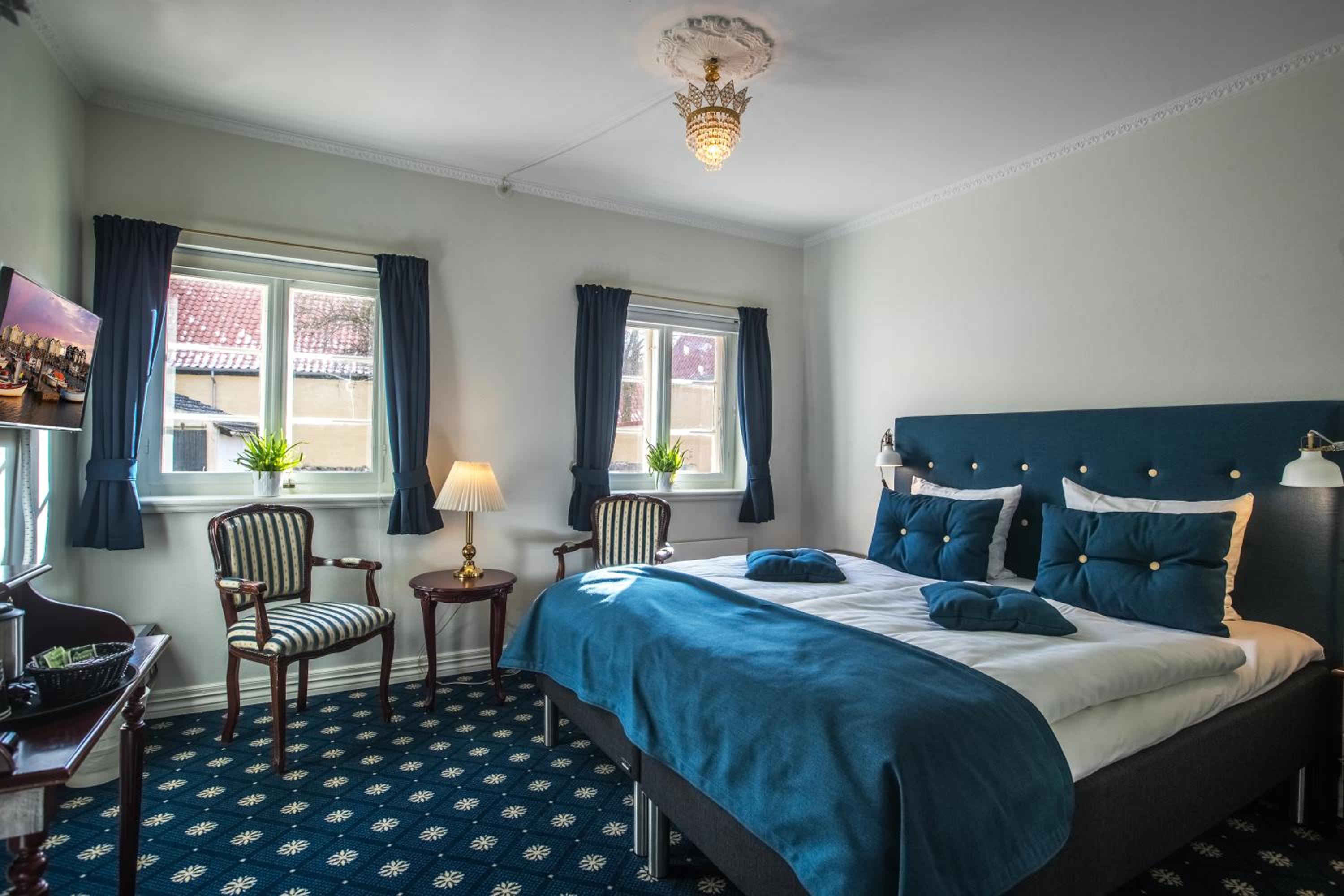 Large Double Room photo 1