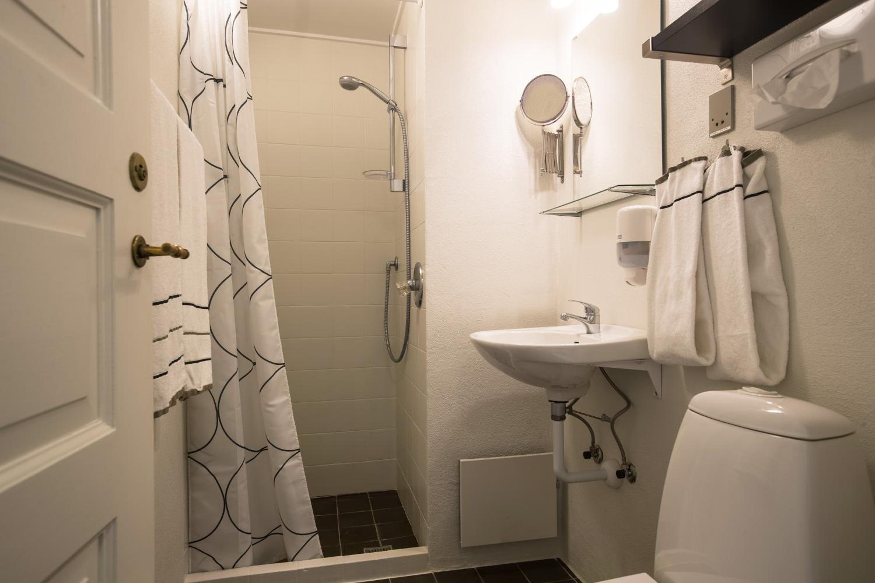 Twin Room with Balcony photo 3