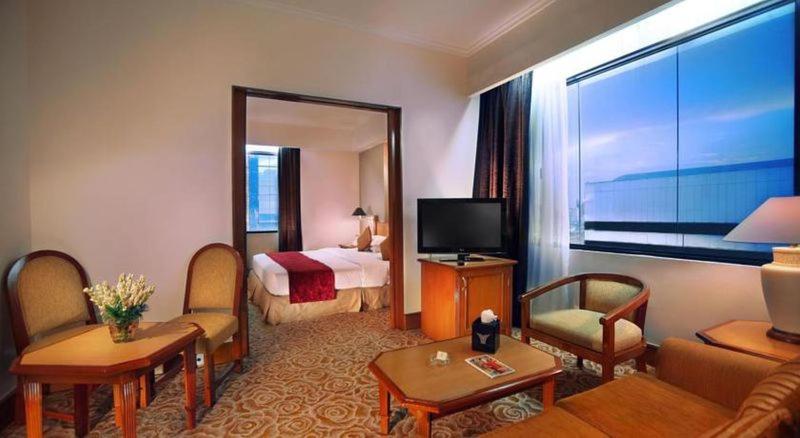 Deluxe Twin Room - Photo 2