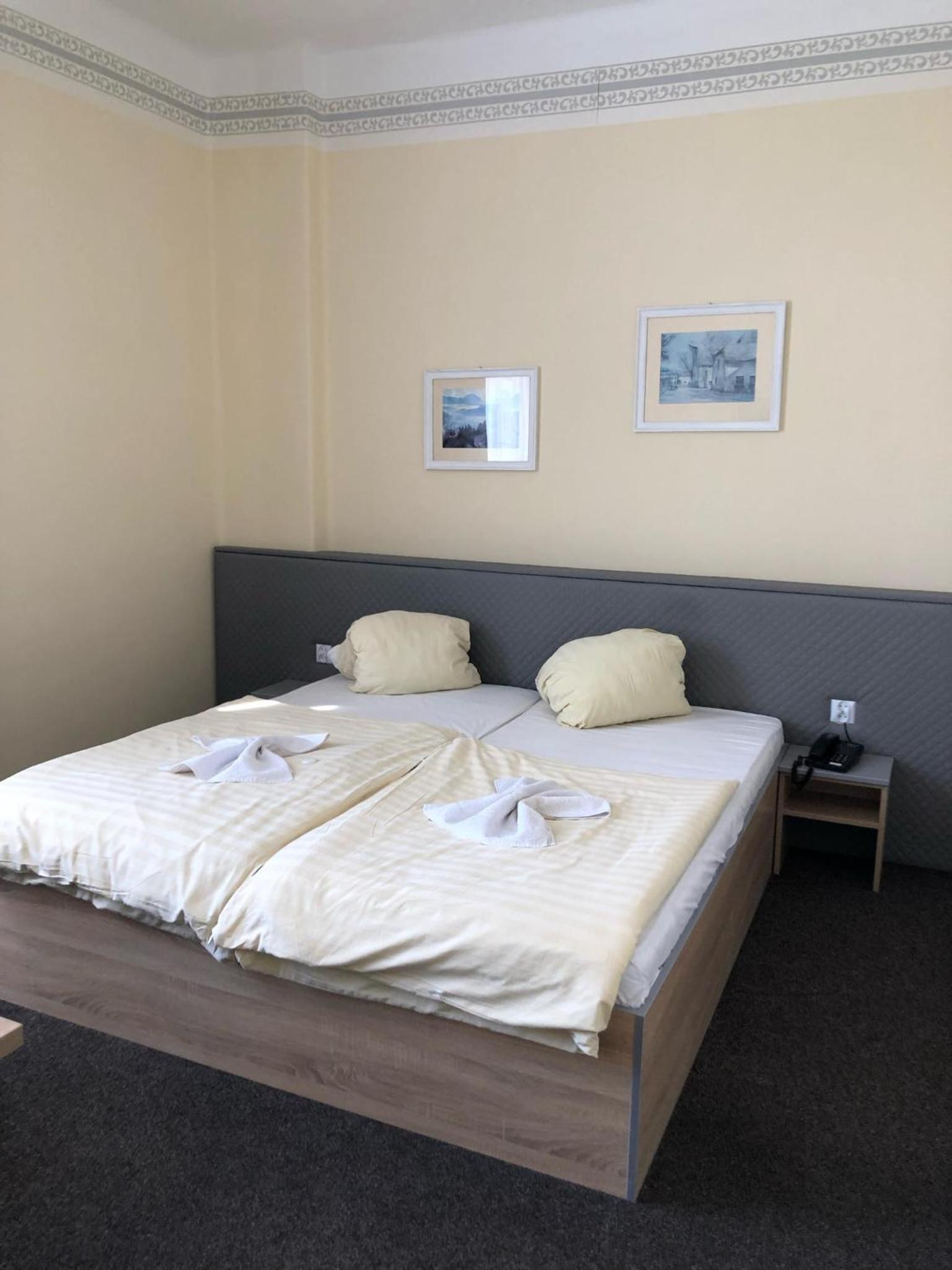 Standard Double Room - Photo 2