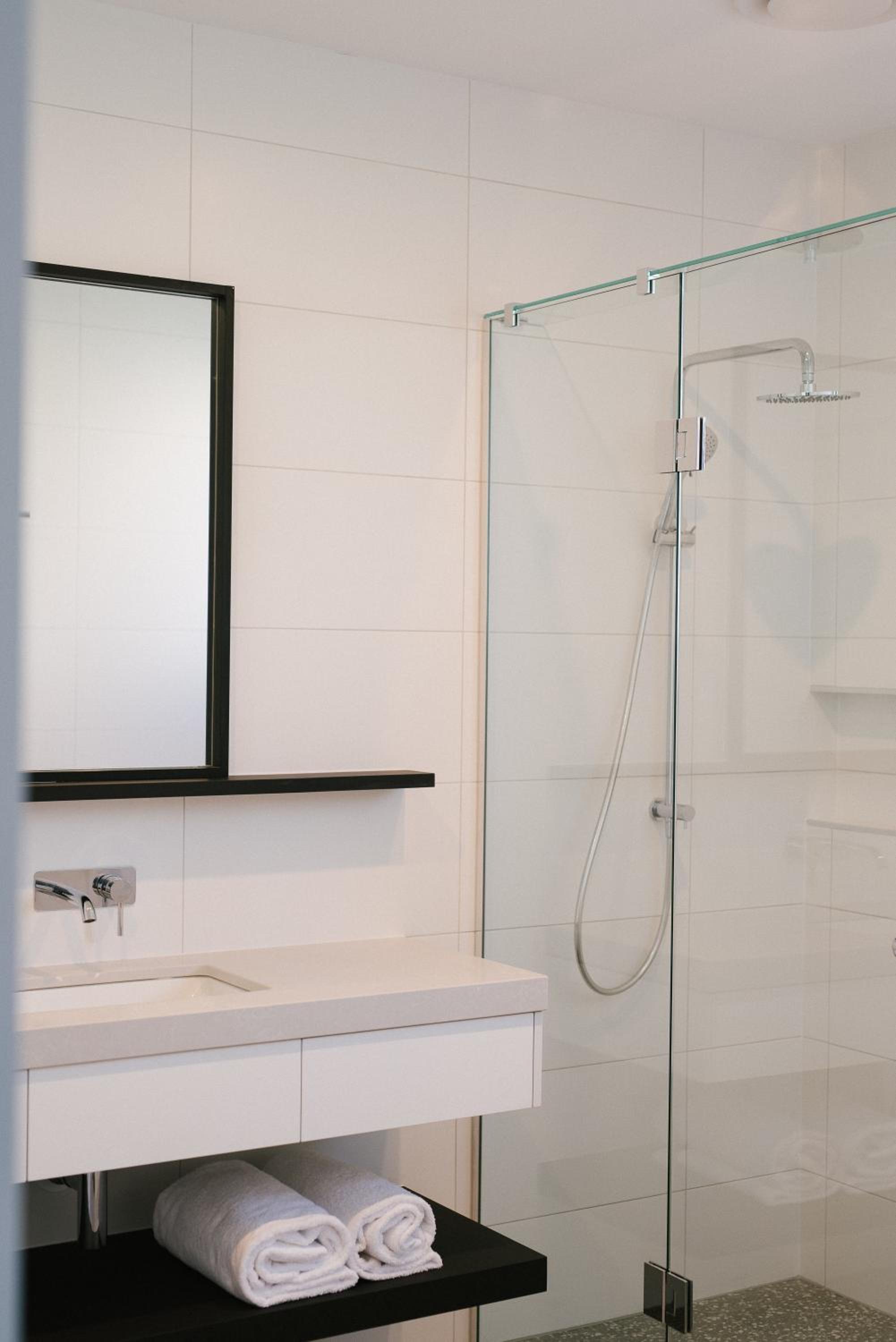 The Gollings Villa at Basq Stays - 2 Bedroom photo 3