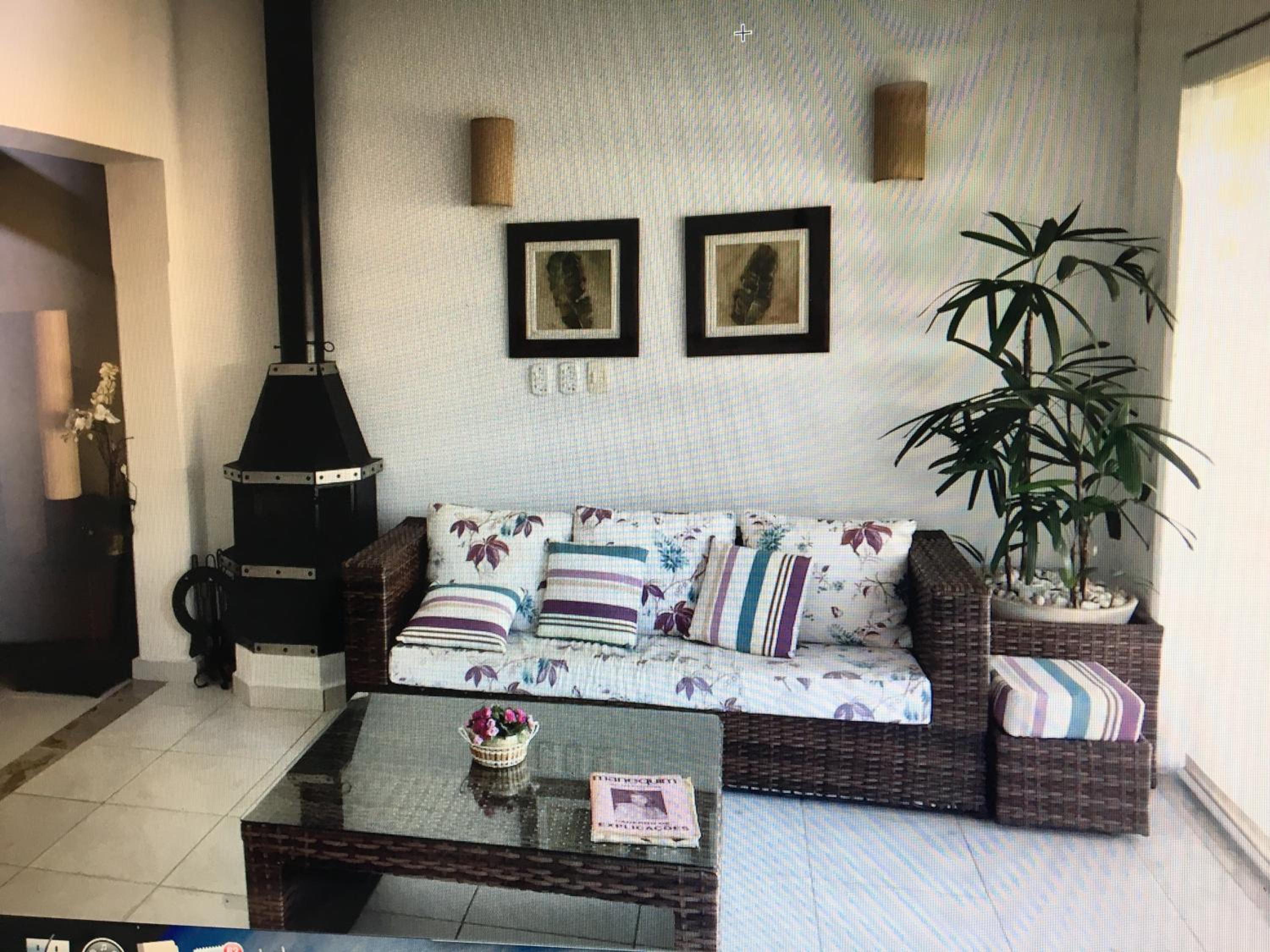 Three-Bedroom House photo 2