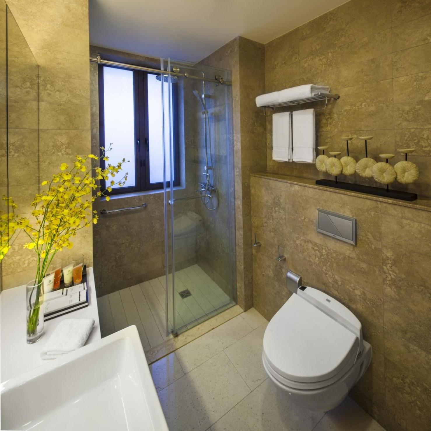 One Bedroom Executive photo 2