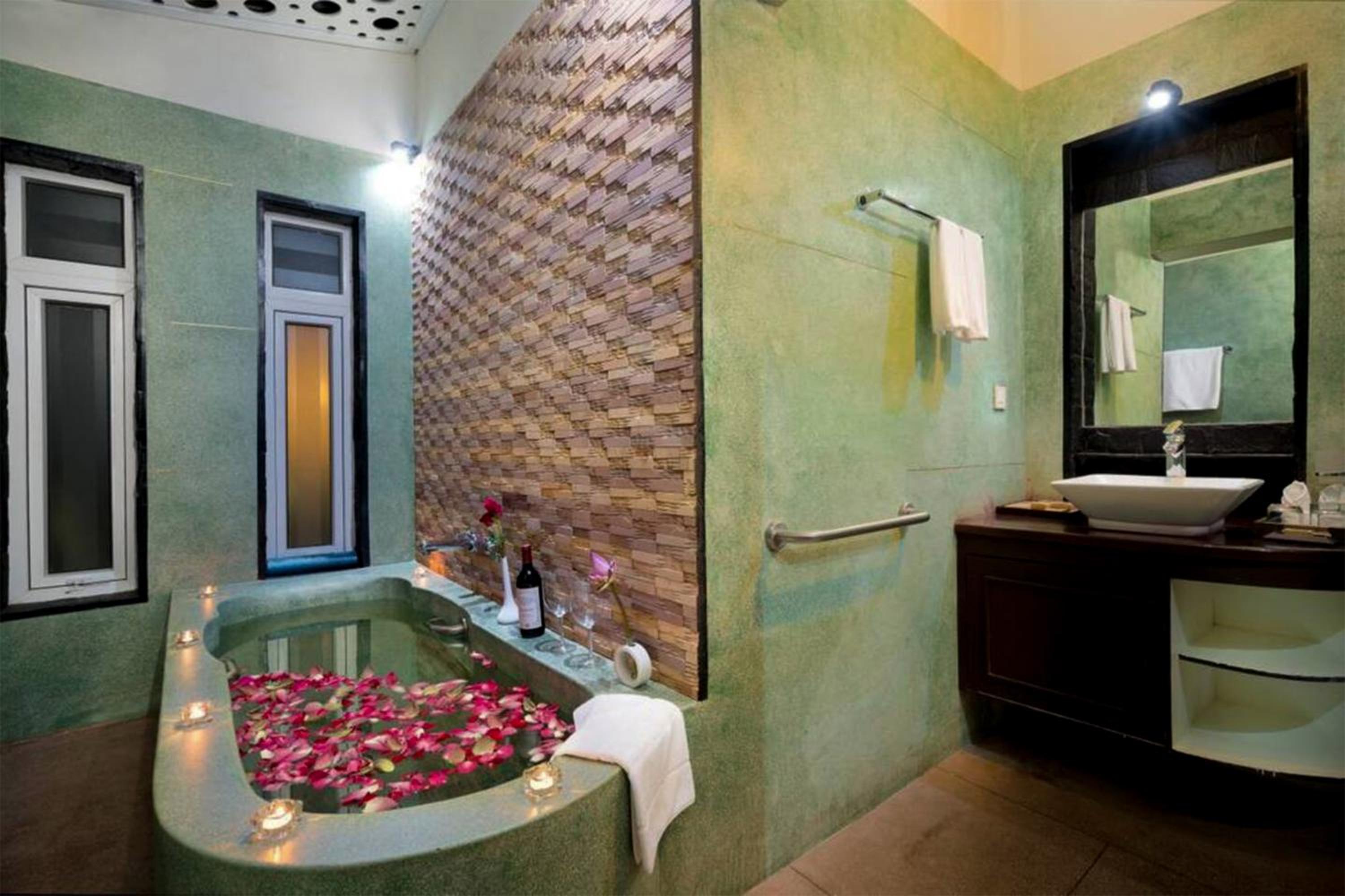 Royal Private Pool Villa 2Bedroom - Free Mini Bar + Laundry - Photo 10