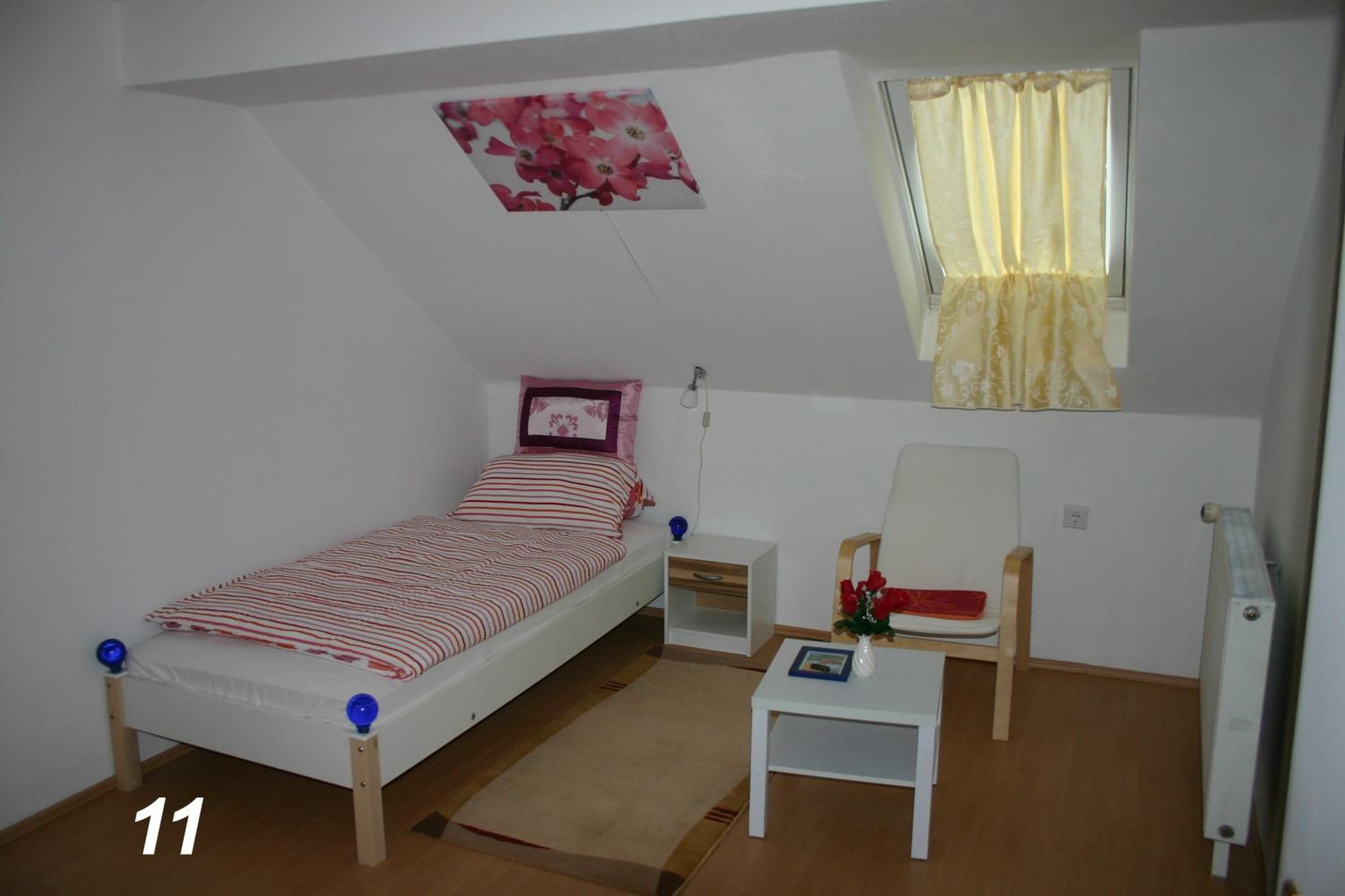 Single Room photo 3