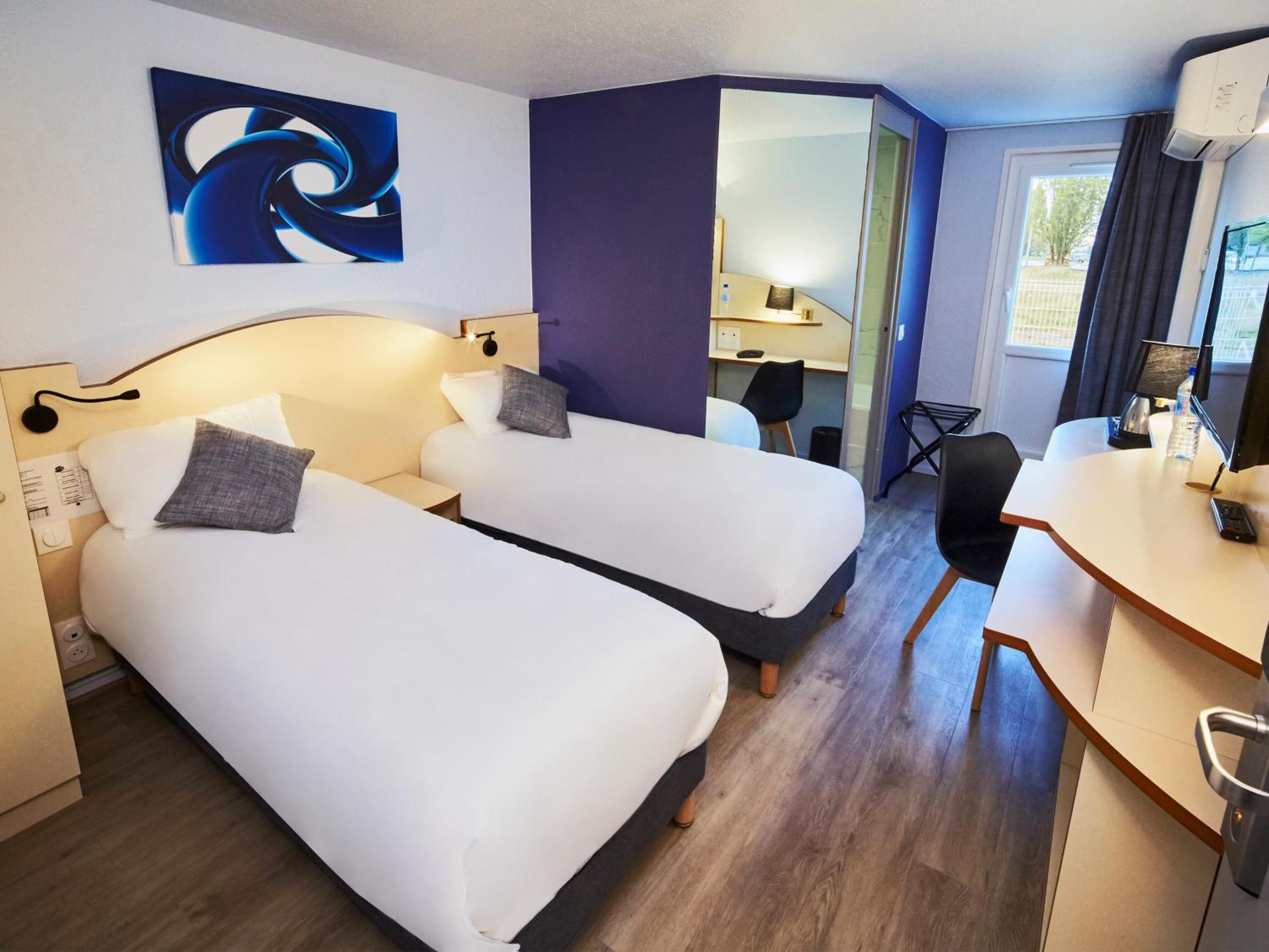 Twin Room - Photo 1