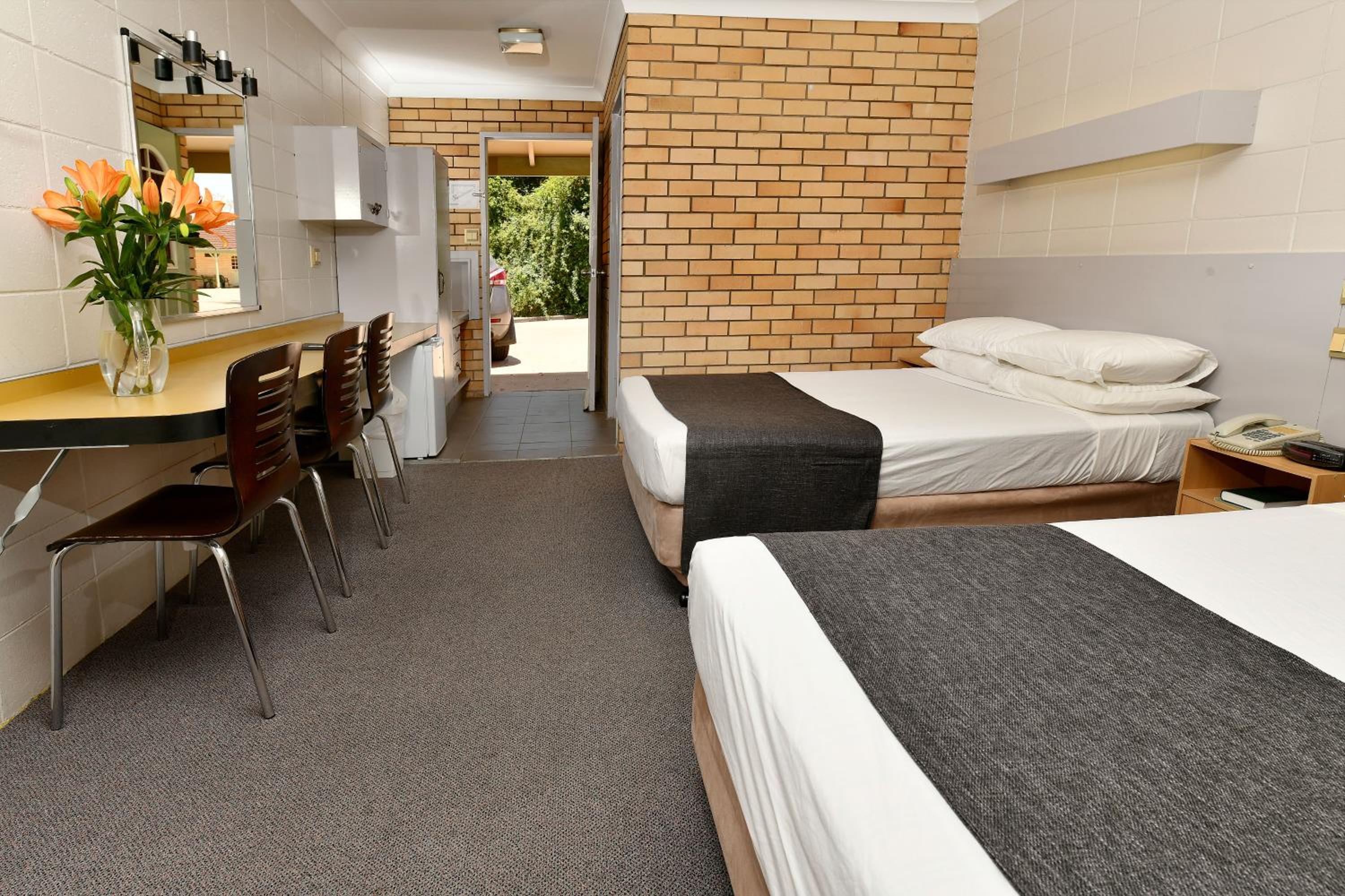 Deluxe Double or Twin Room photo 3
