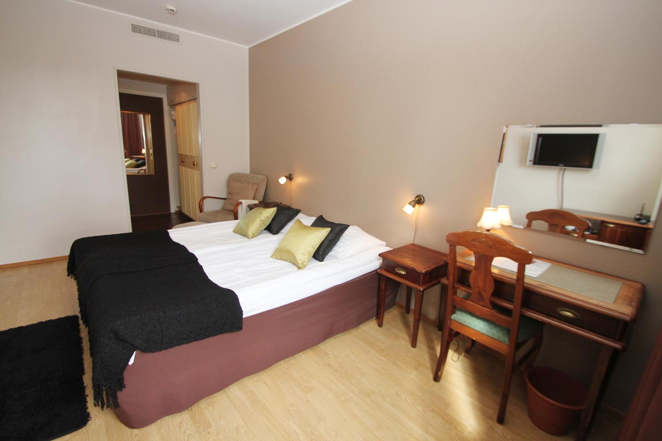 Standard Double or Twin Room - Photo 3
