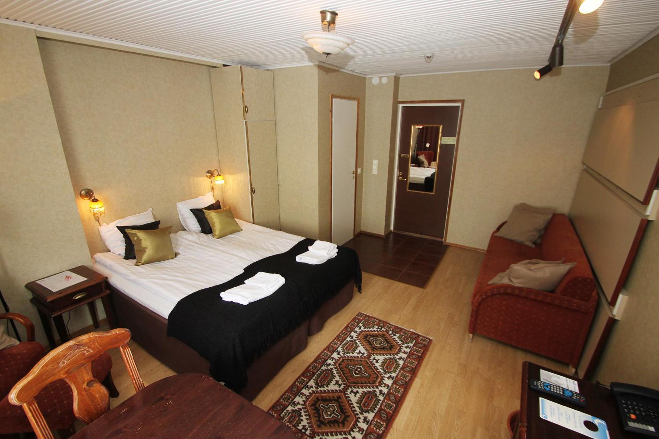 Standard Double or Twin Room - Photo 4