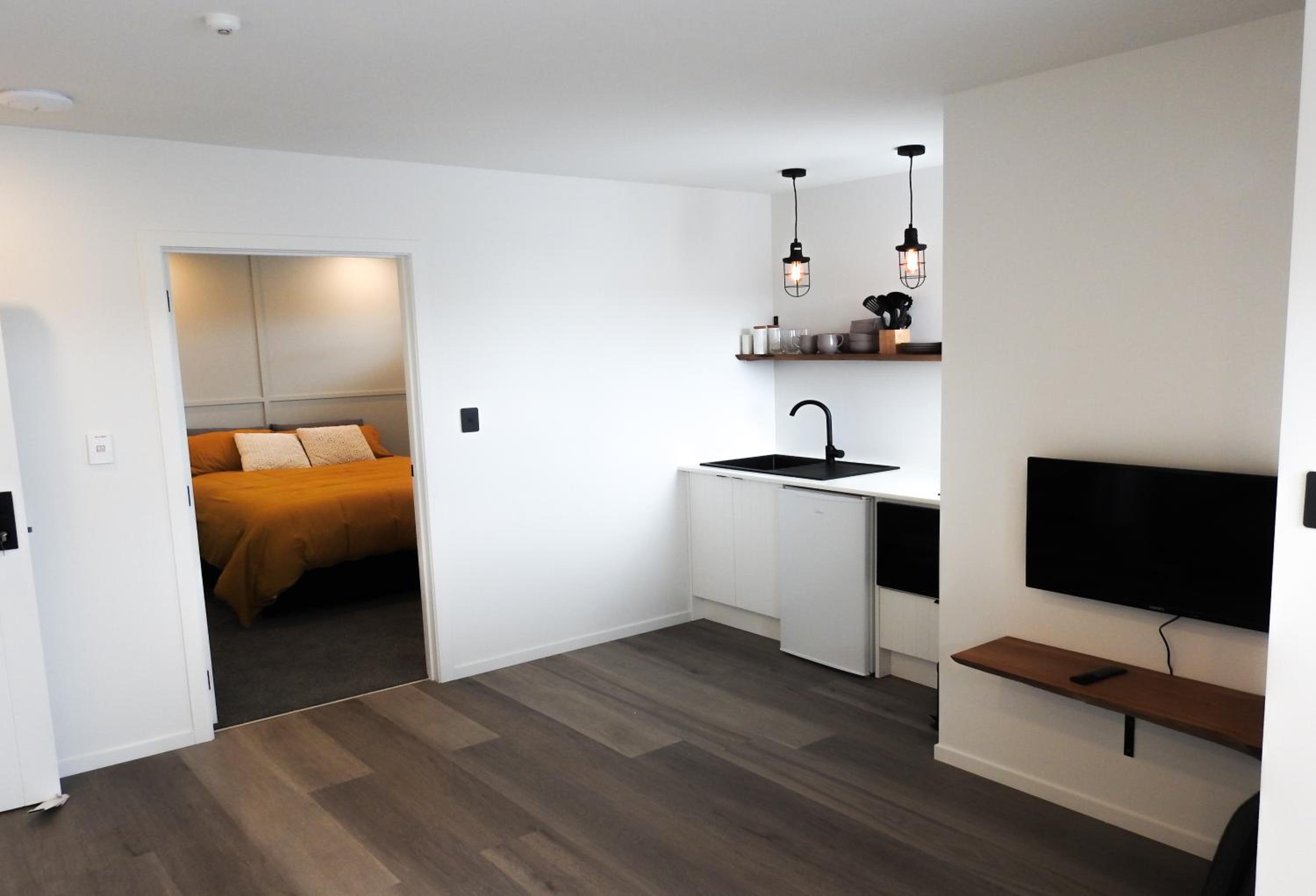 One-Bedroom Apartment - Photo 5