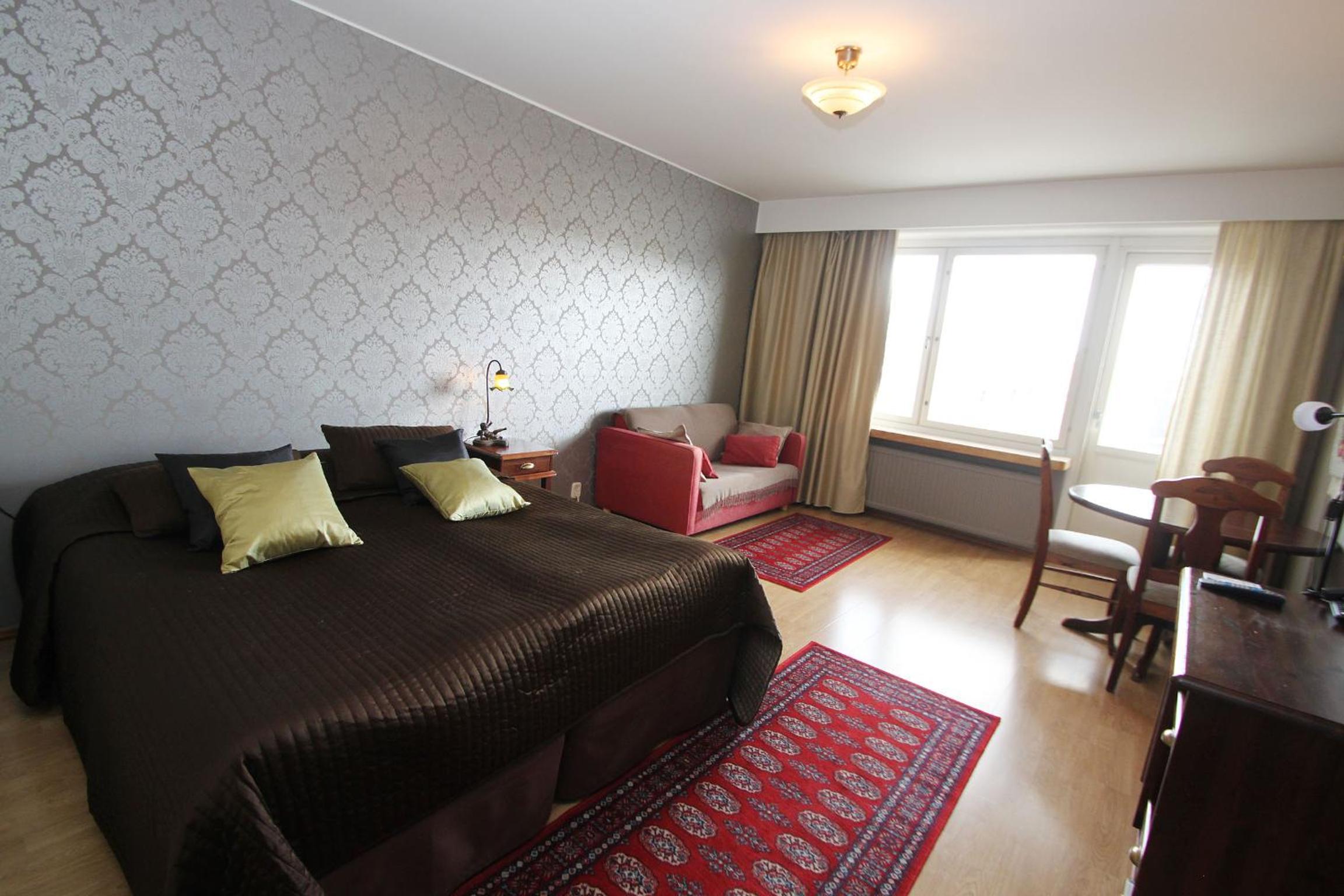 Suite - Photo 12
