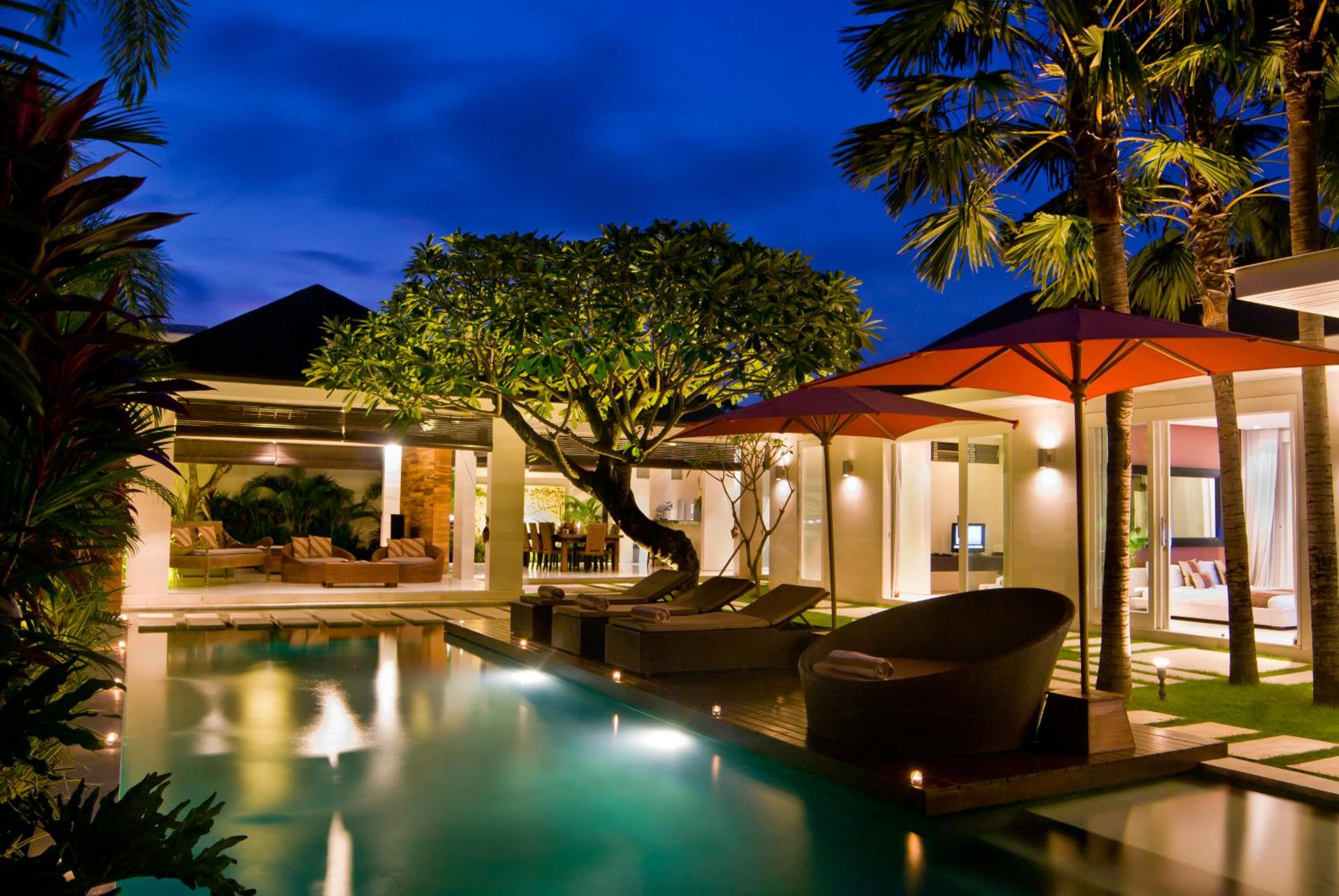 Three-Bedroom Villa with Private Pool - Photo 14