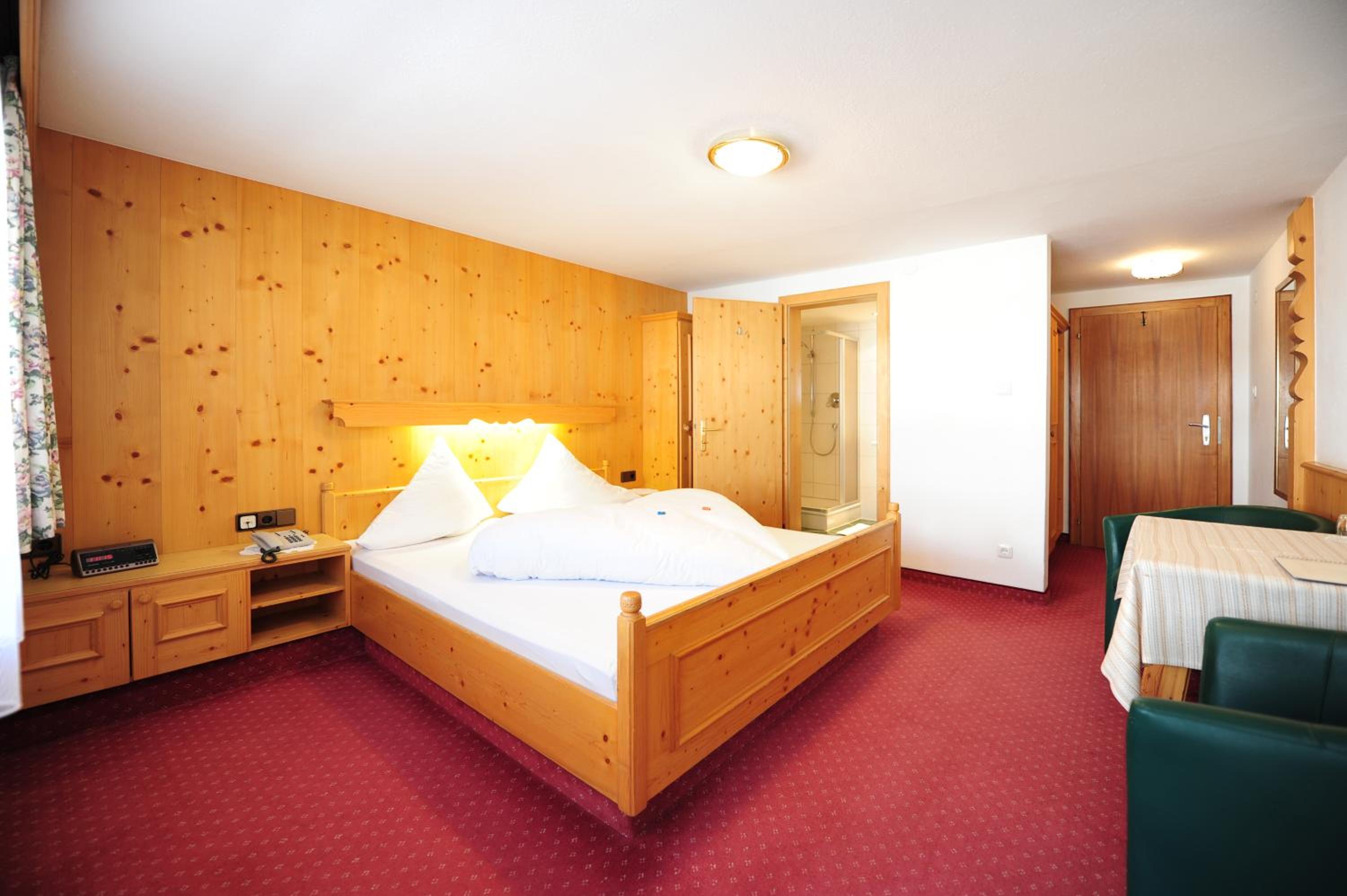 Standard Double Room with Balcony photo 2