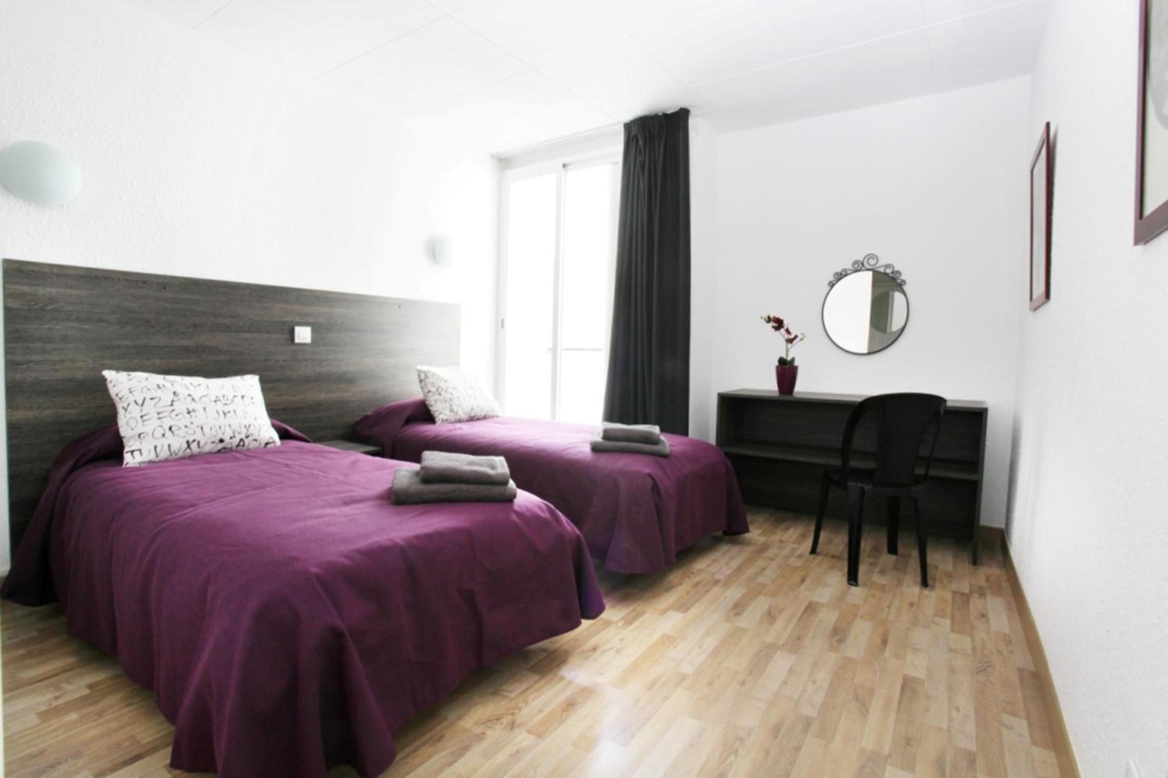 Two Bedroom Family Apartment - Photo 11