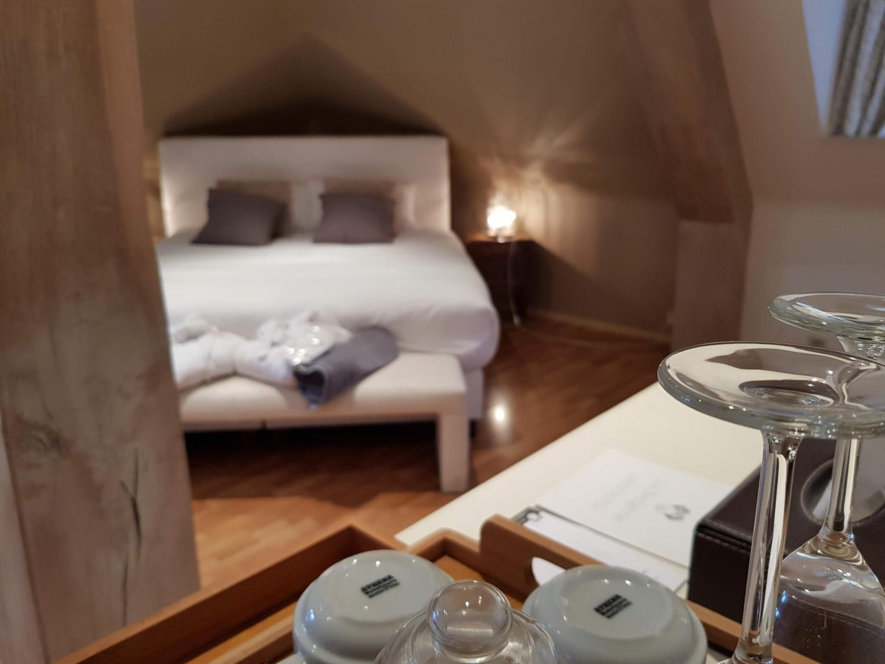 Deluxe Suite with Spa Bath photo 3