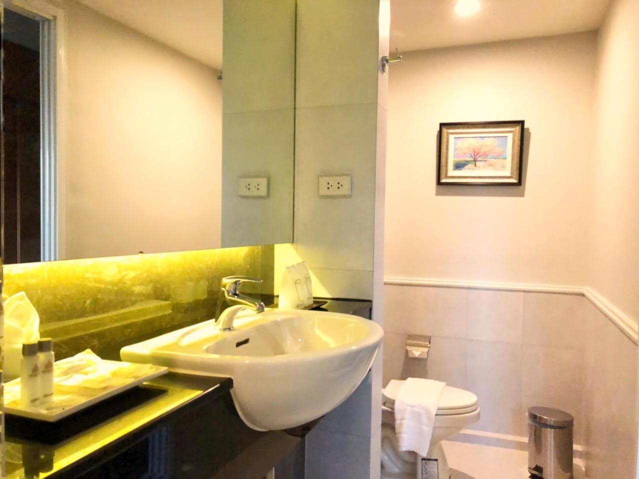 Deluxe Double or Twin Room photo 3