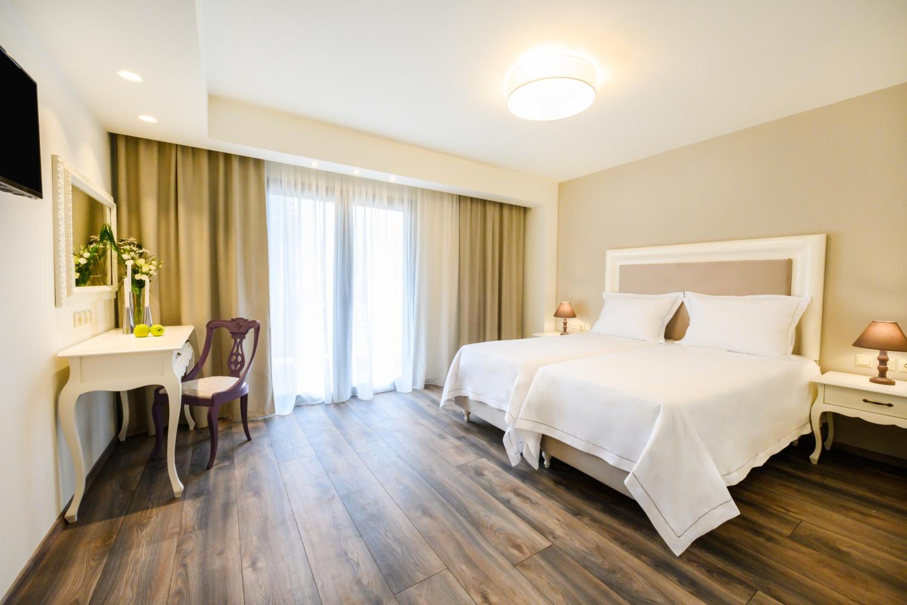 Deluxe Double Room - Photo 2