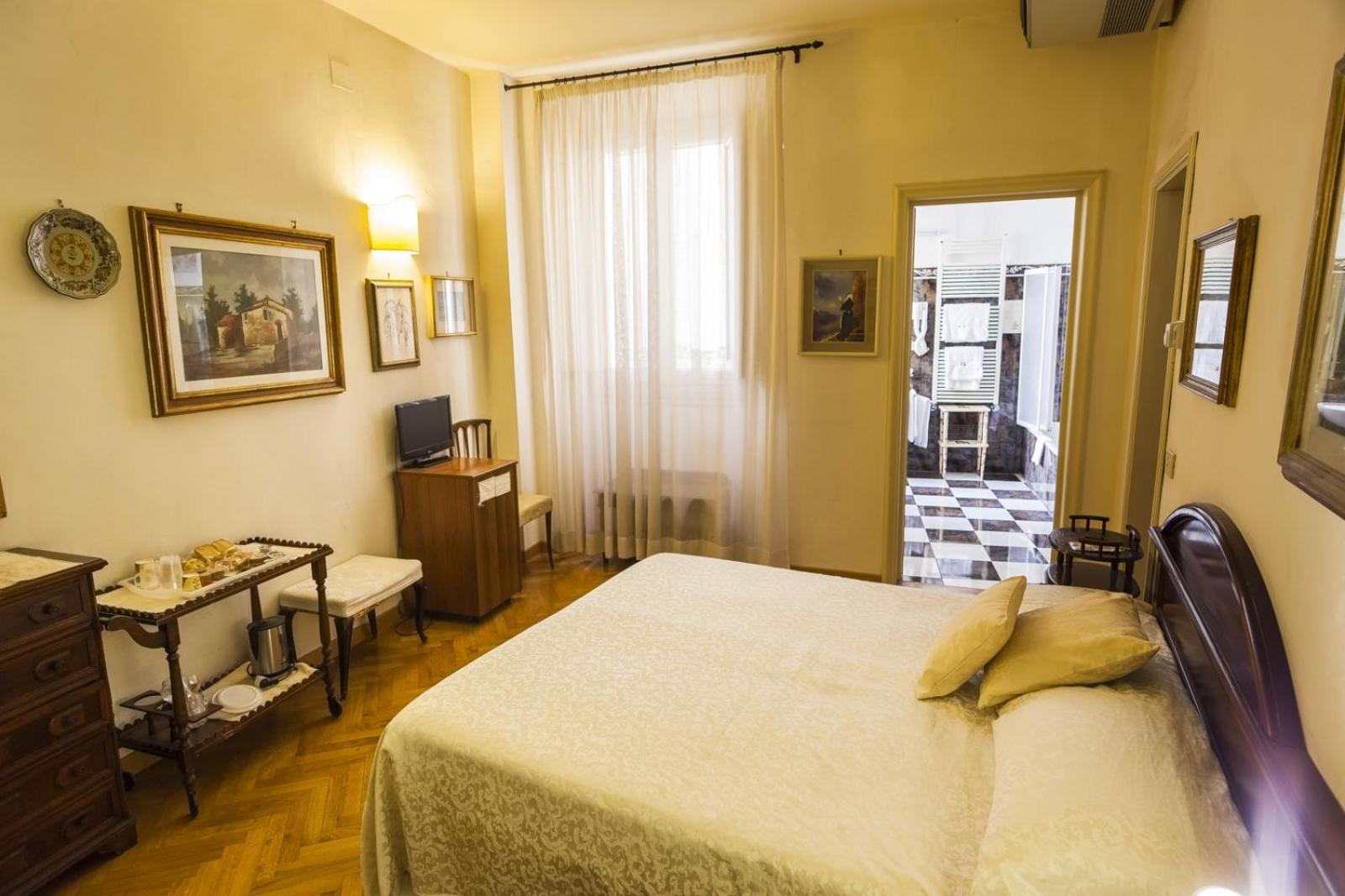 Economy Double or Twin Room photo 2