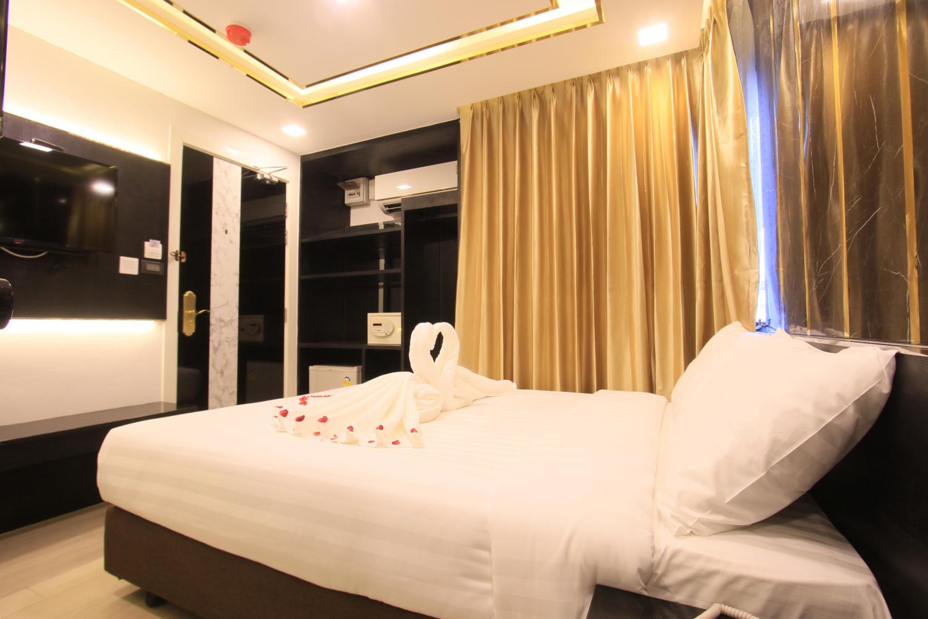 Deluxe Queen Room photo 2