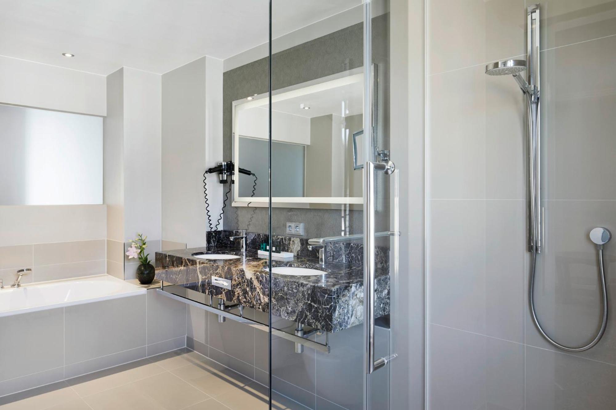 Suite - Photo 6