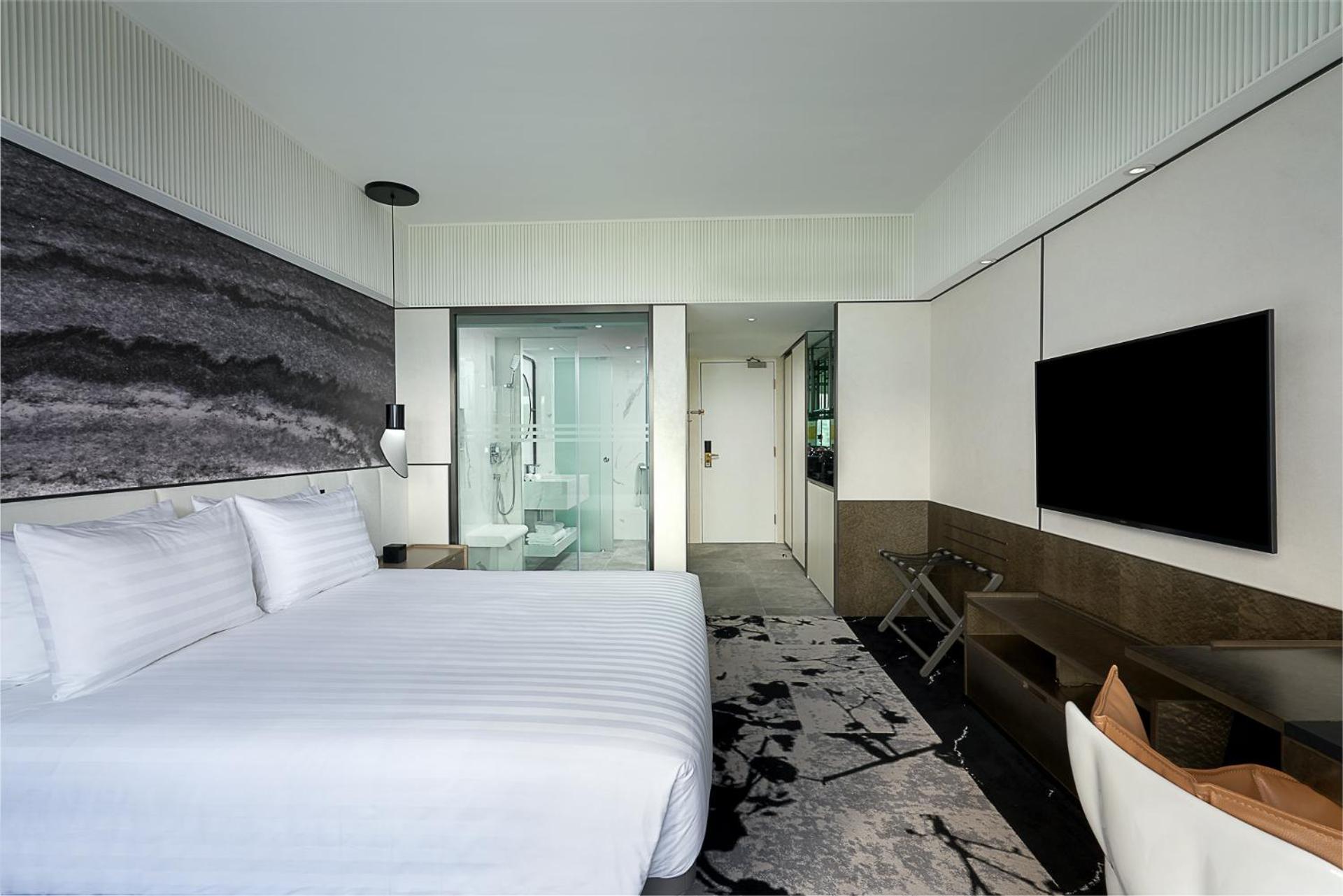 Premium Queen Room With City Or Park View - Top Floor
