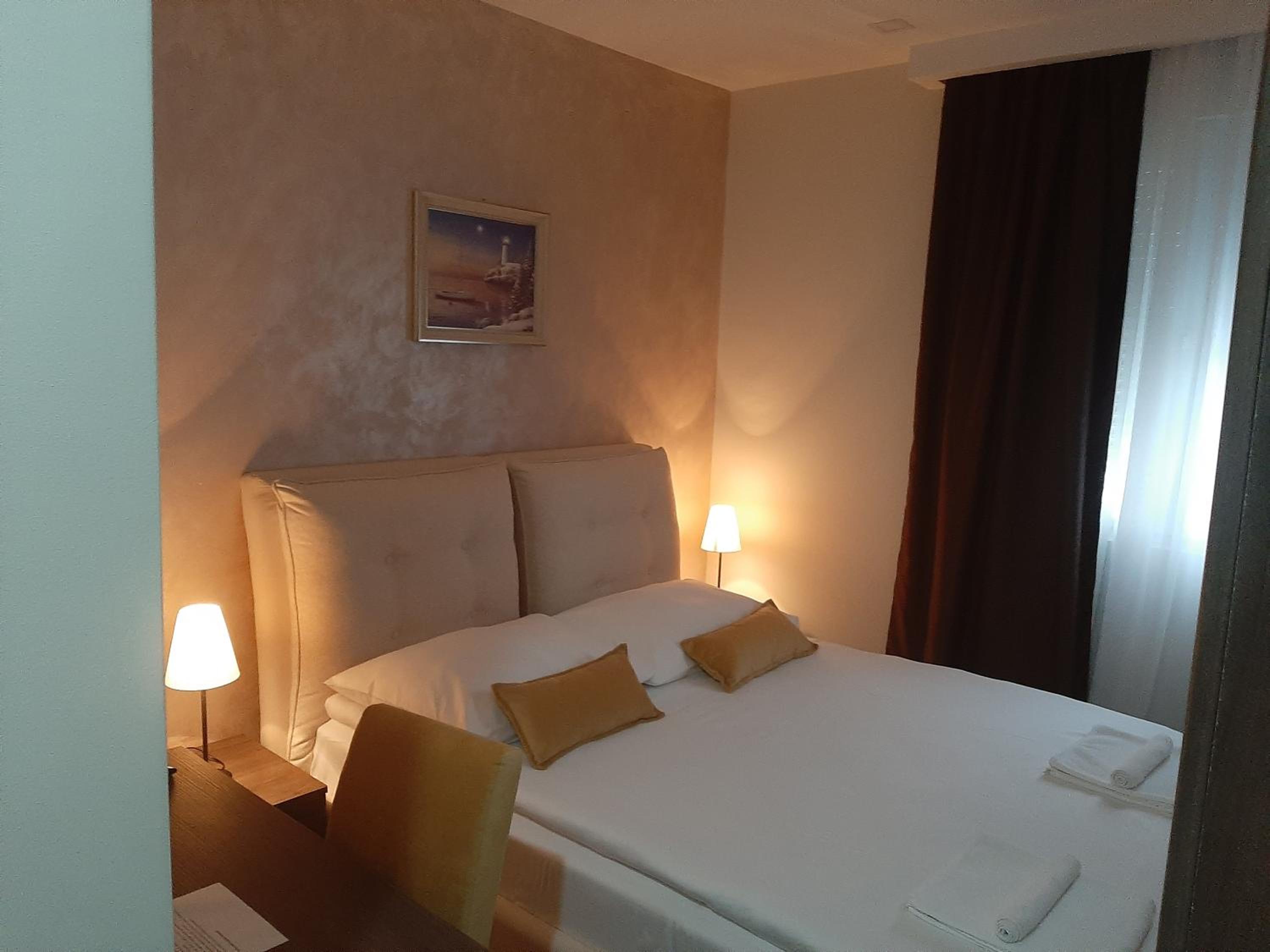 Deluxe Double Room photo 3