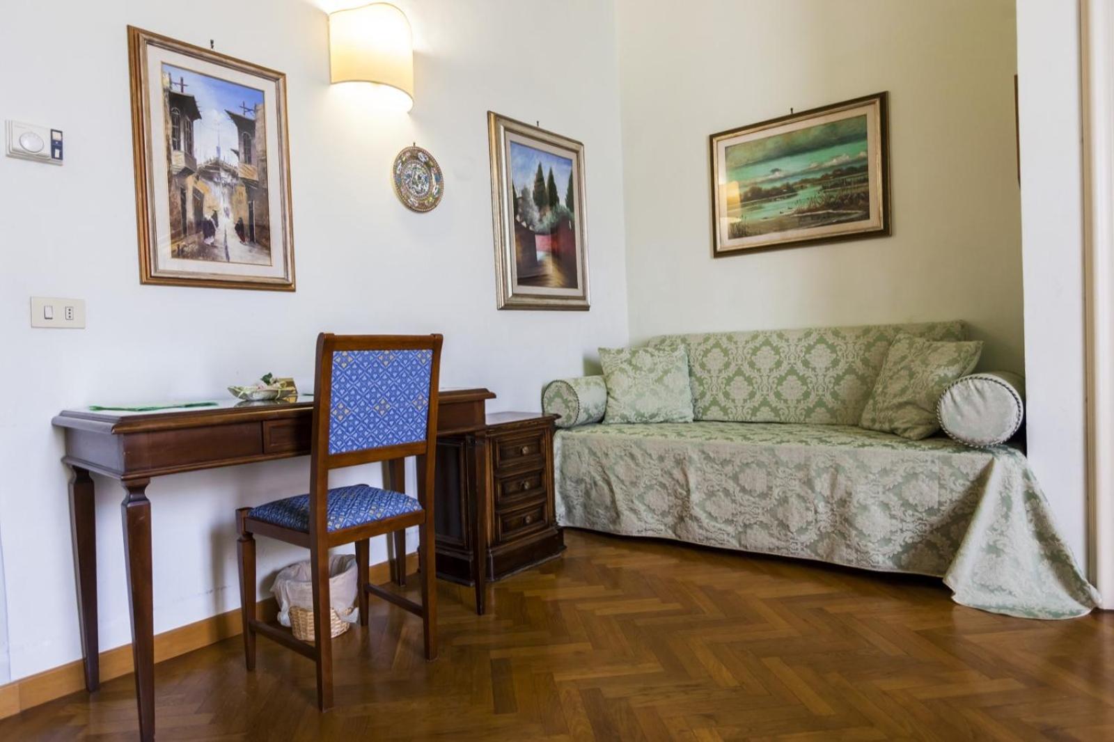 Standard Double or Twin Room photo 2