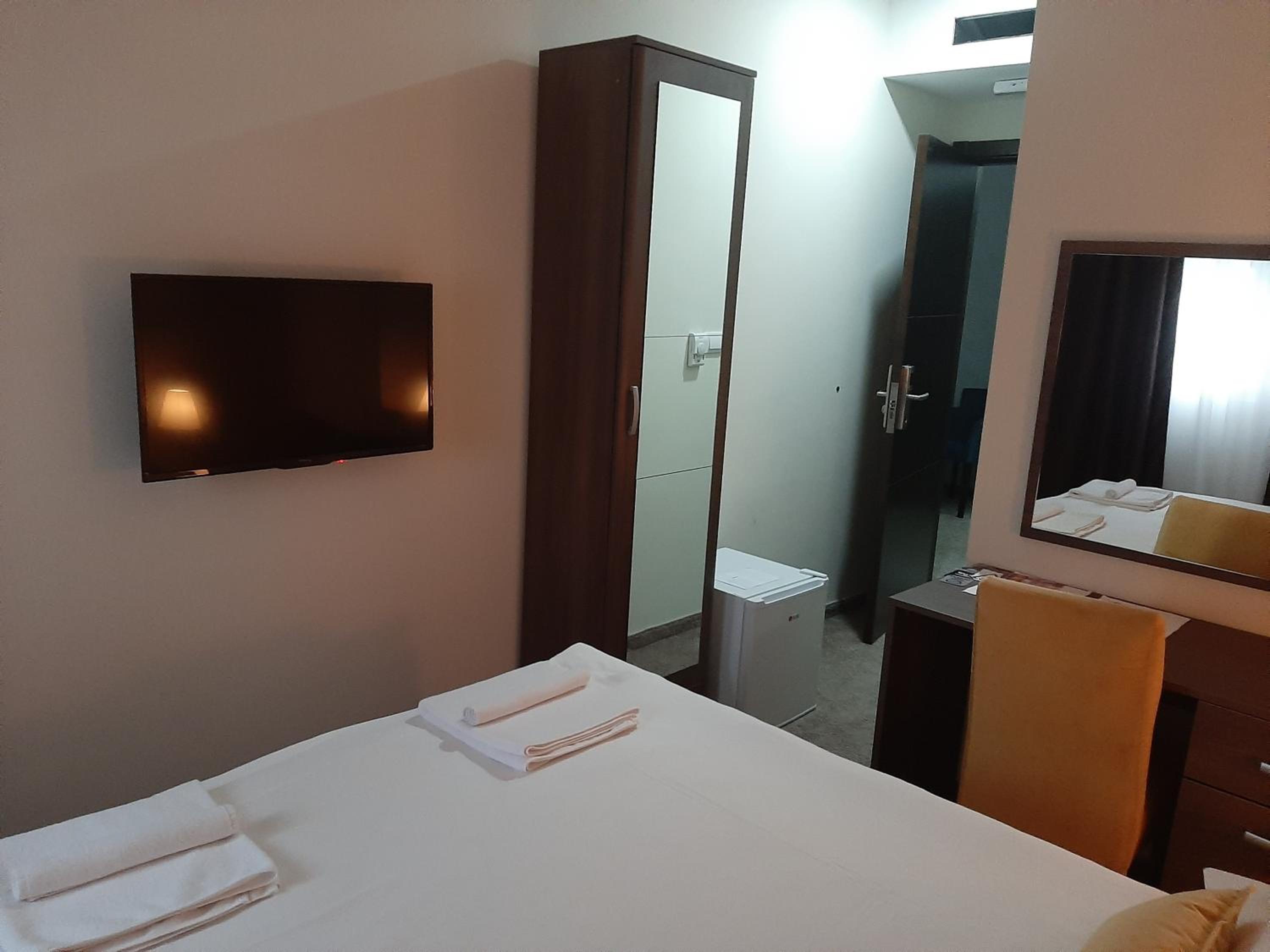 Deluxe Double Room photo 2