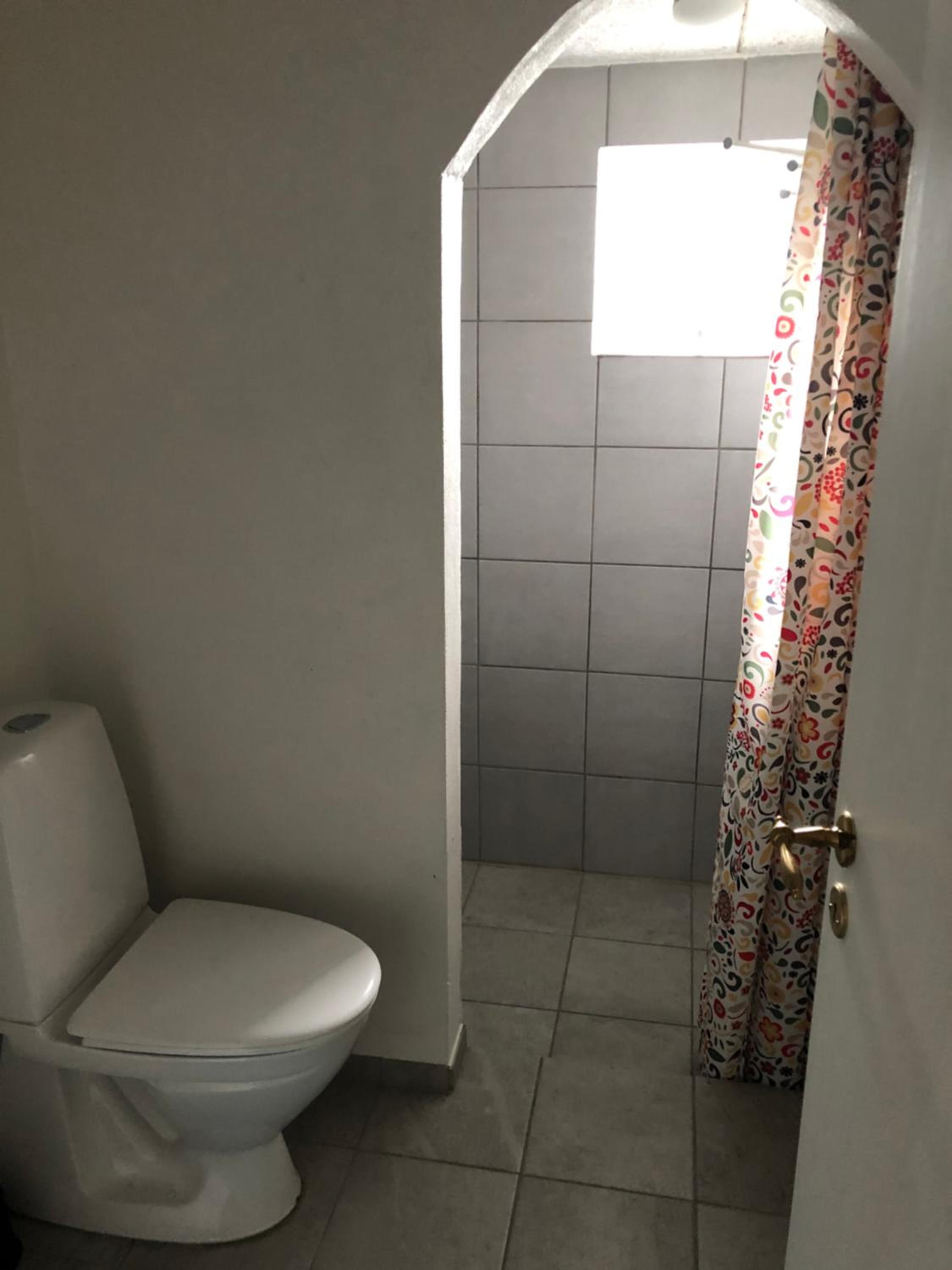 Double or Twin Room with Shower - Photo 2
