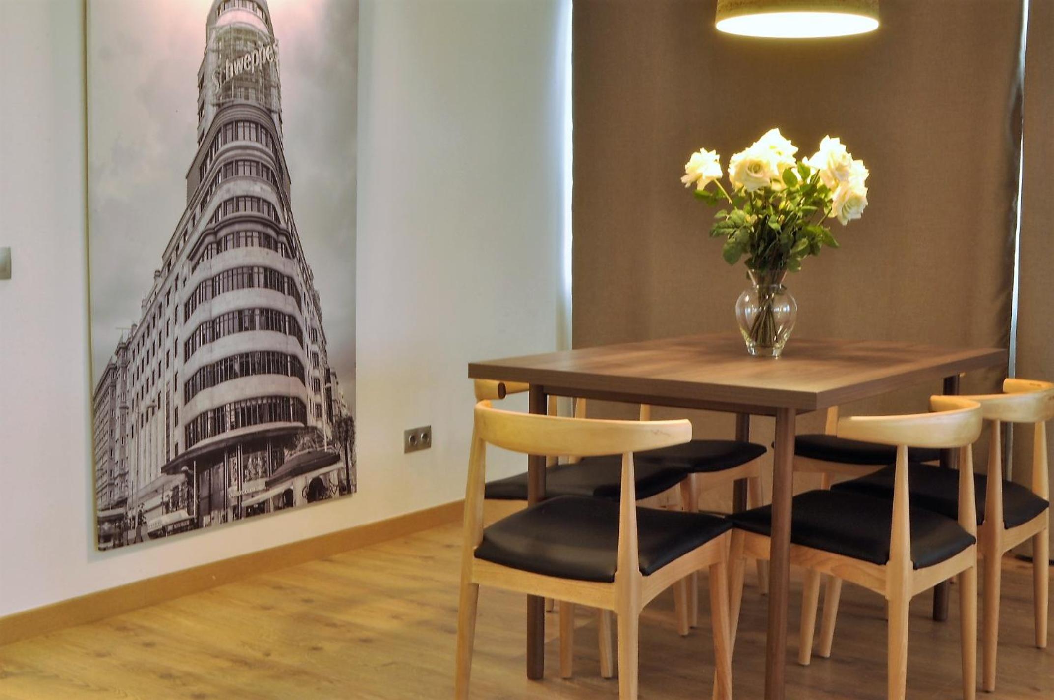 Two-Bedroom Apartment (6 People) - Photo 11