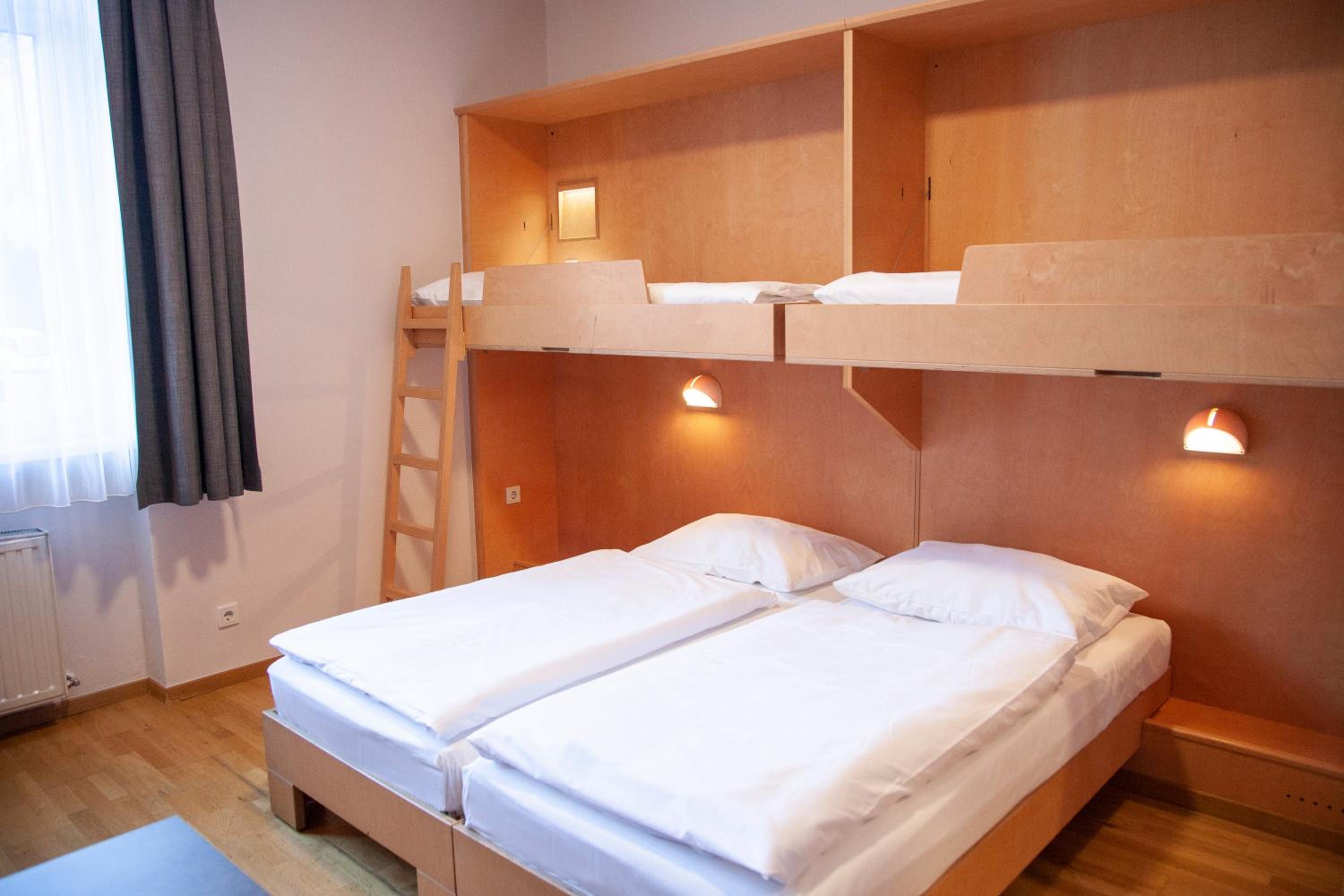 Quadruple Room - Photo 2