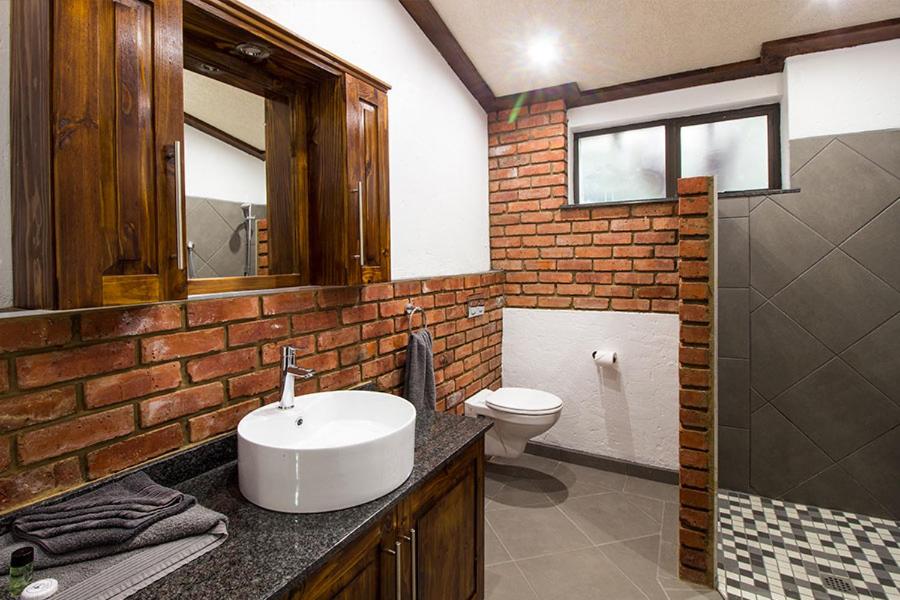 Deluxe Double Room - Photo 18