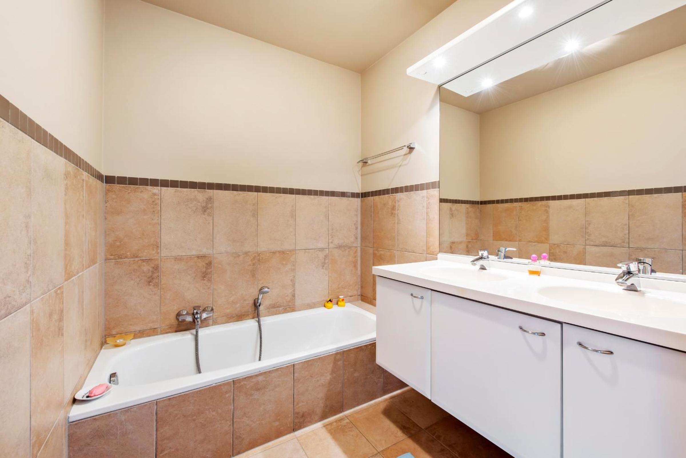Two-Bedroom Apartment - Photo 7