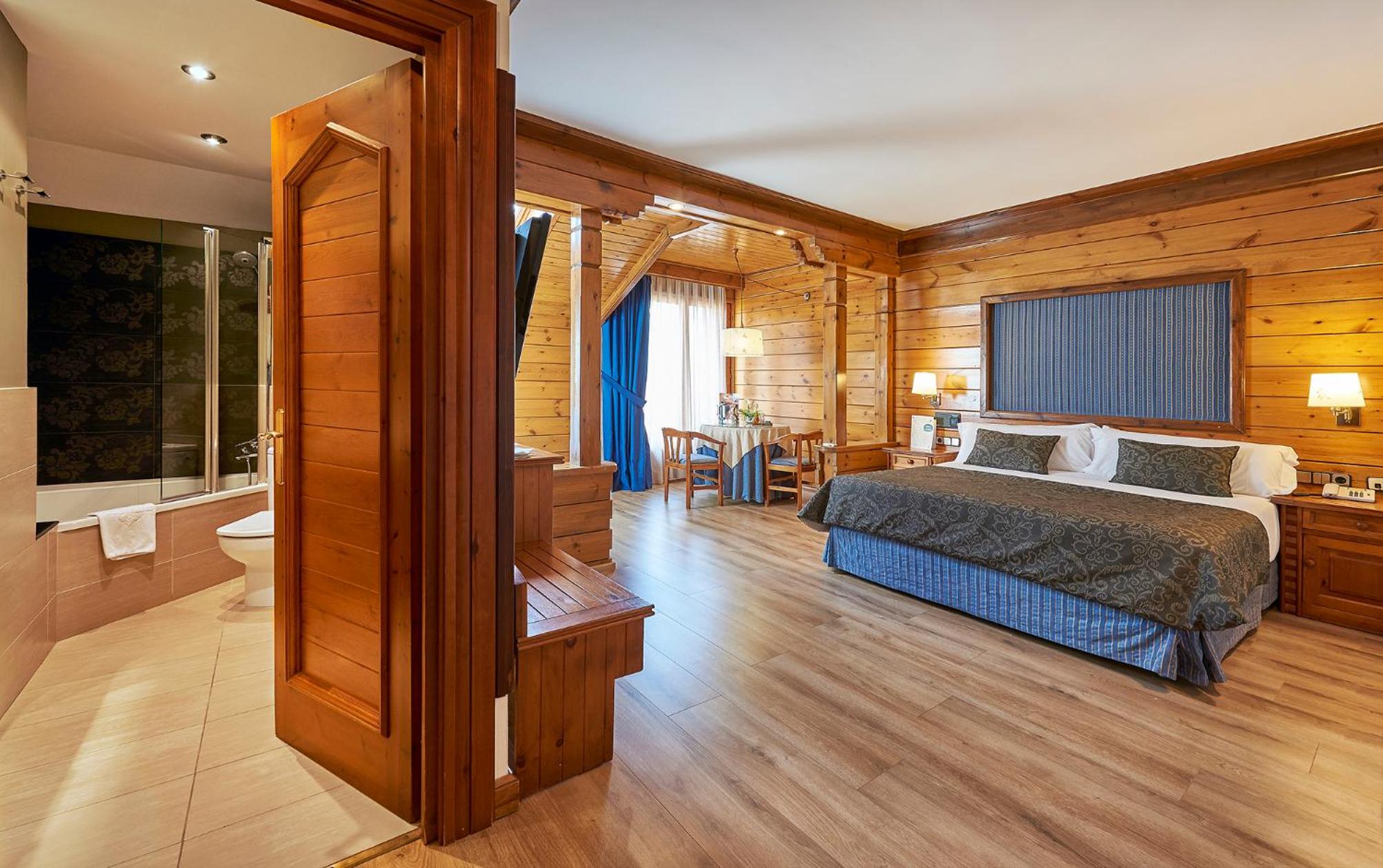 Junior Suite with Spa Access photo 2
