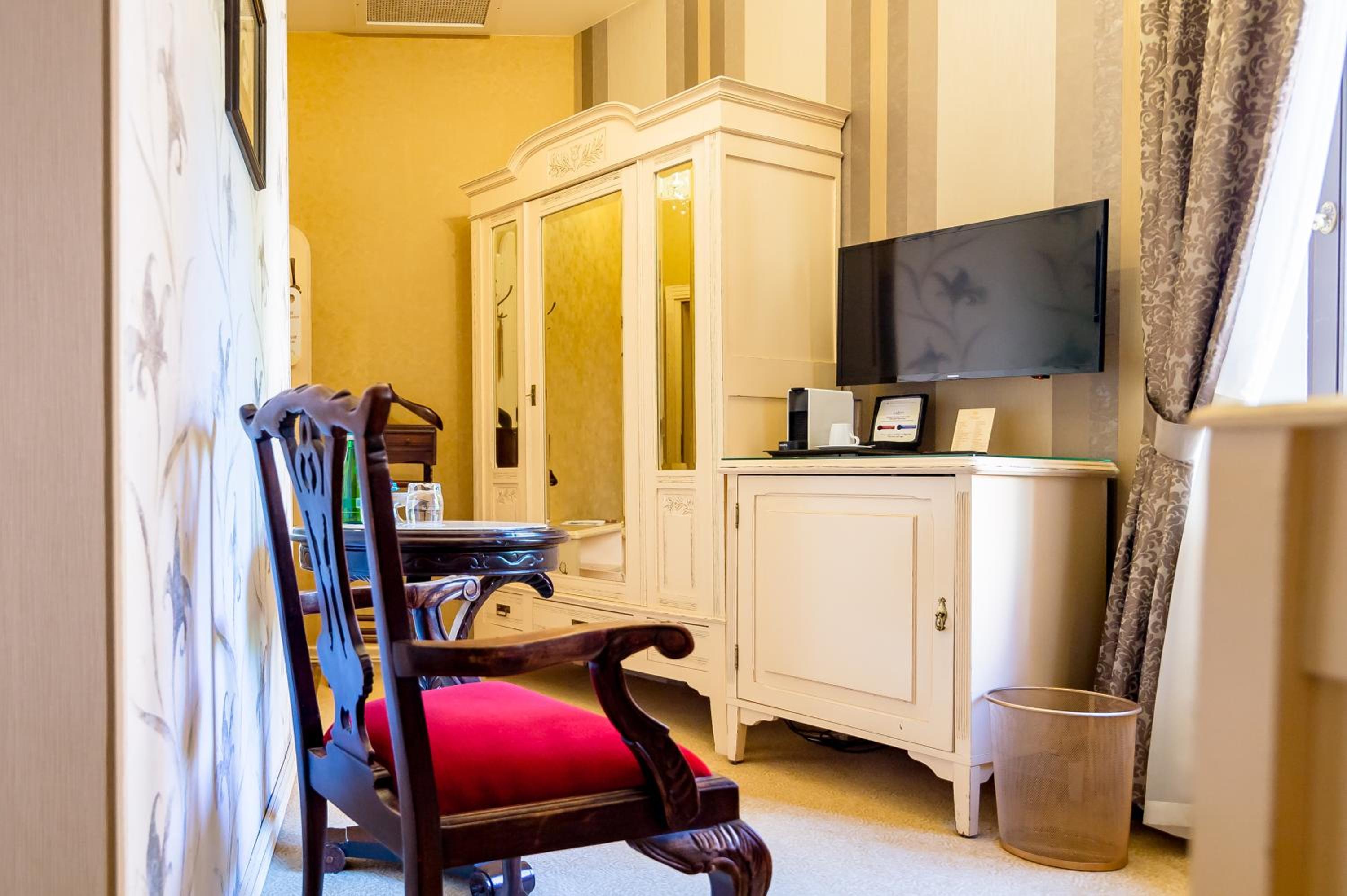 Small Single Room