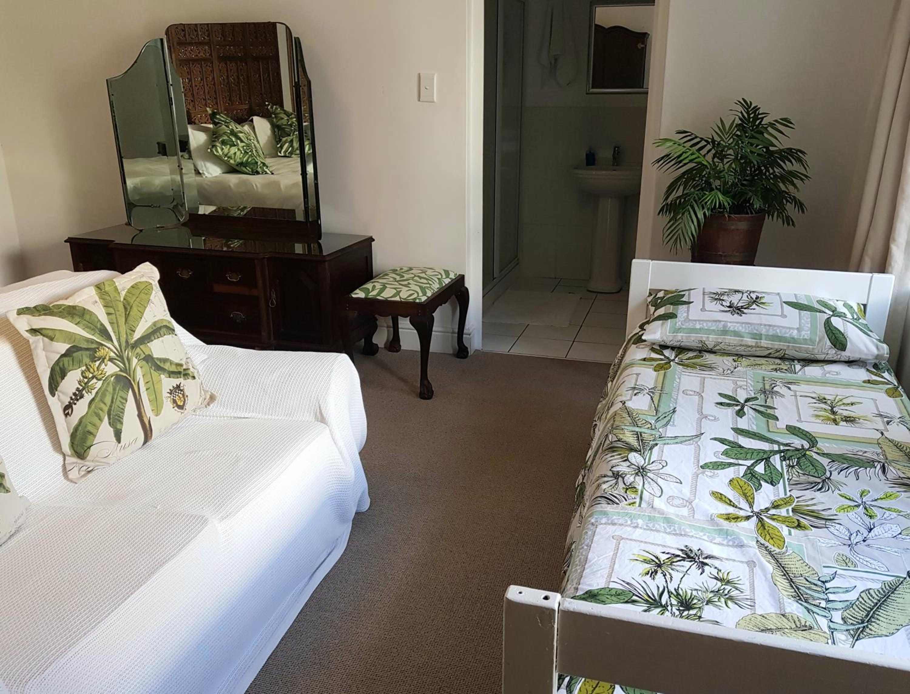 Suite - Photo 14