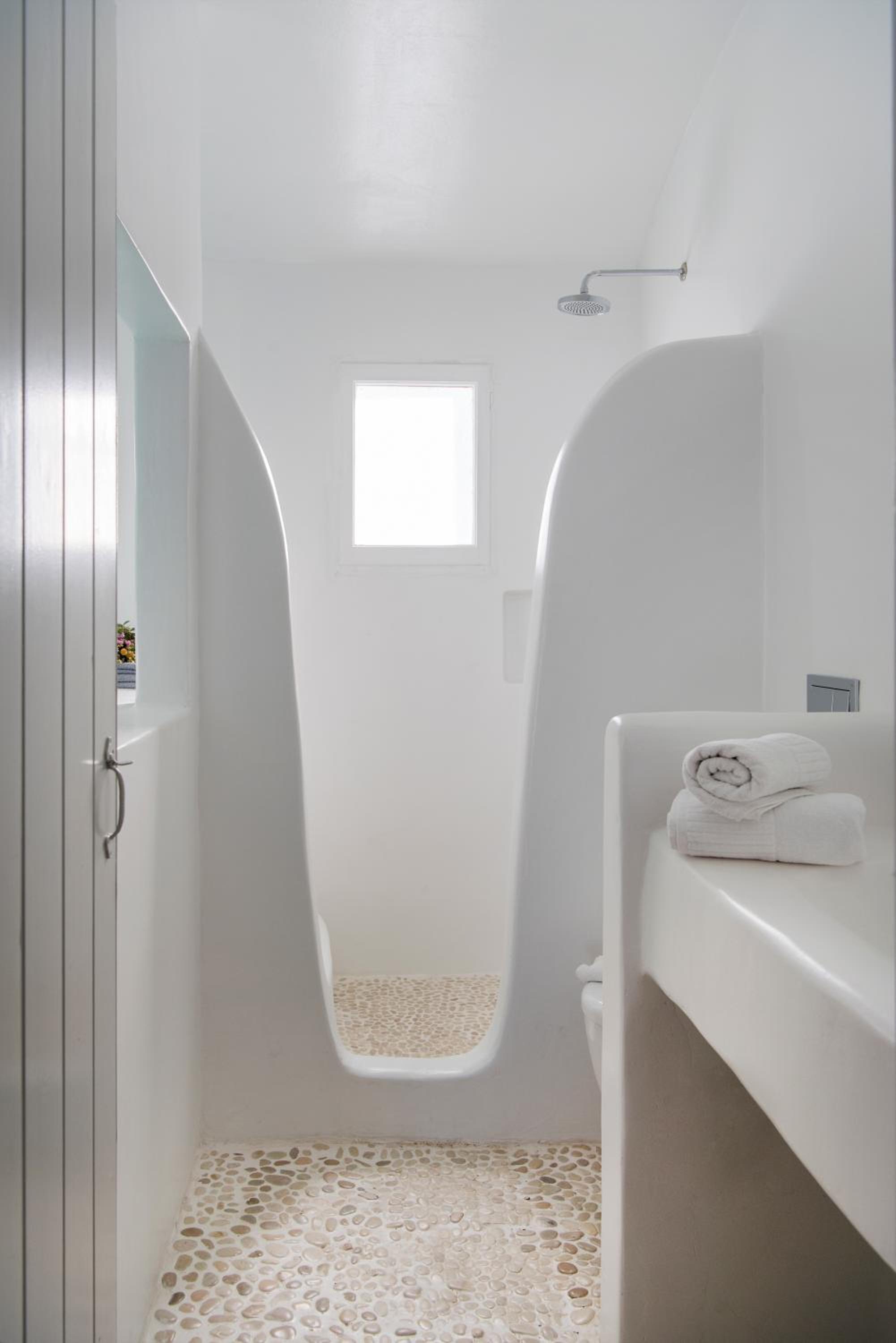 Premium Double Room with Pool View - Photo 4