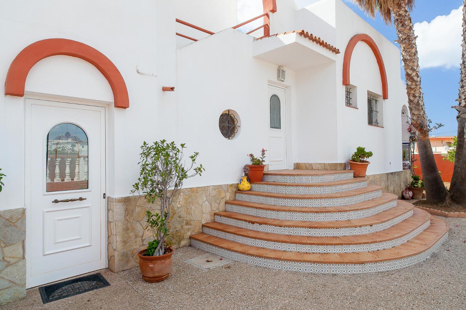Villa photo 2